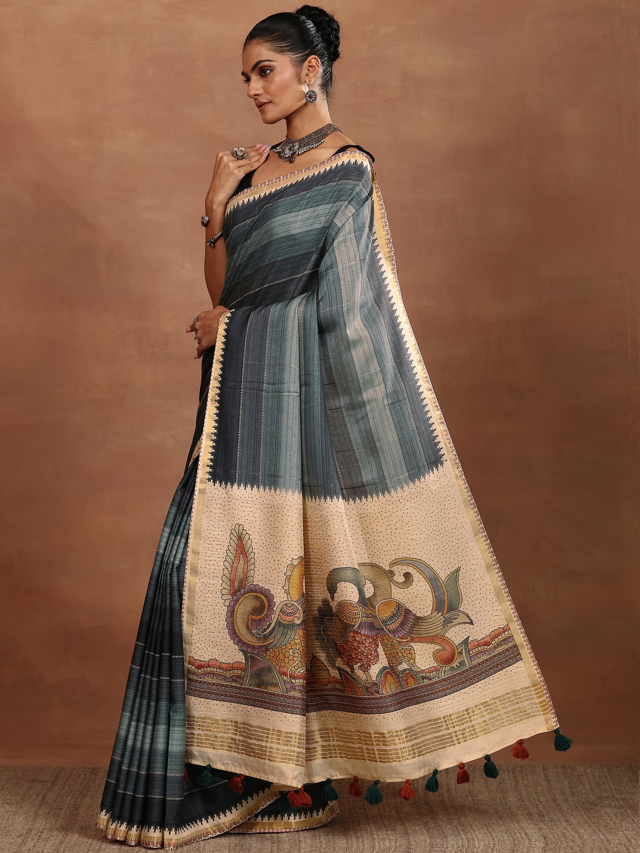 Grey Printed Silk Blend Sarees With Unstitched Blouse Piece