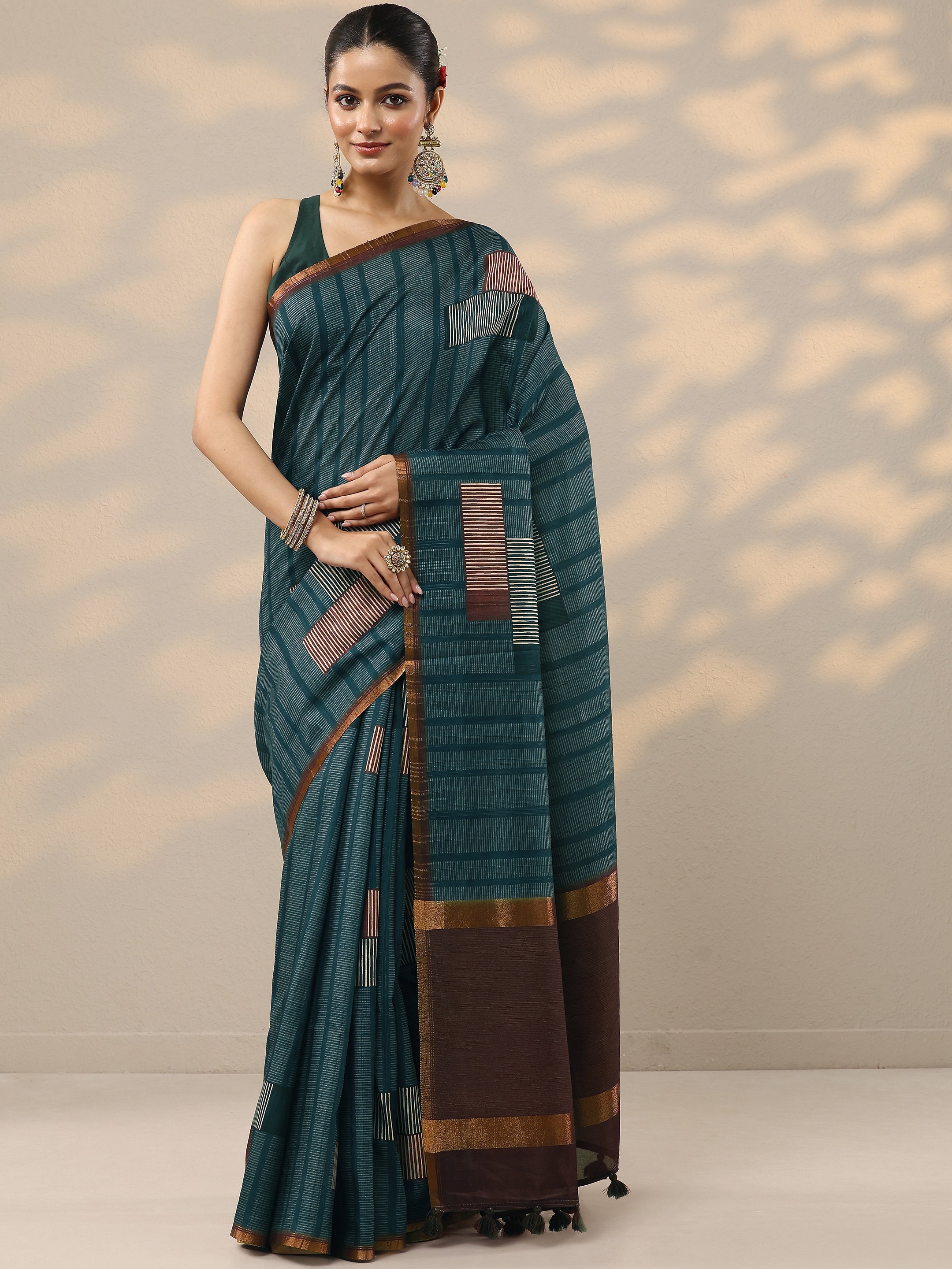 Blue Printed Silk Blend Saree With Unstitched Blouse Piece