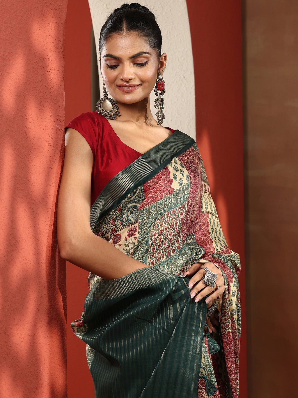 Green Printed Silk Blend Sarees With Unstitched Blouse Piece