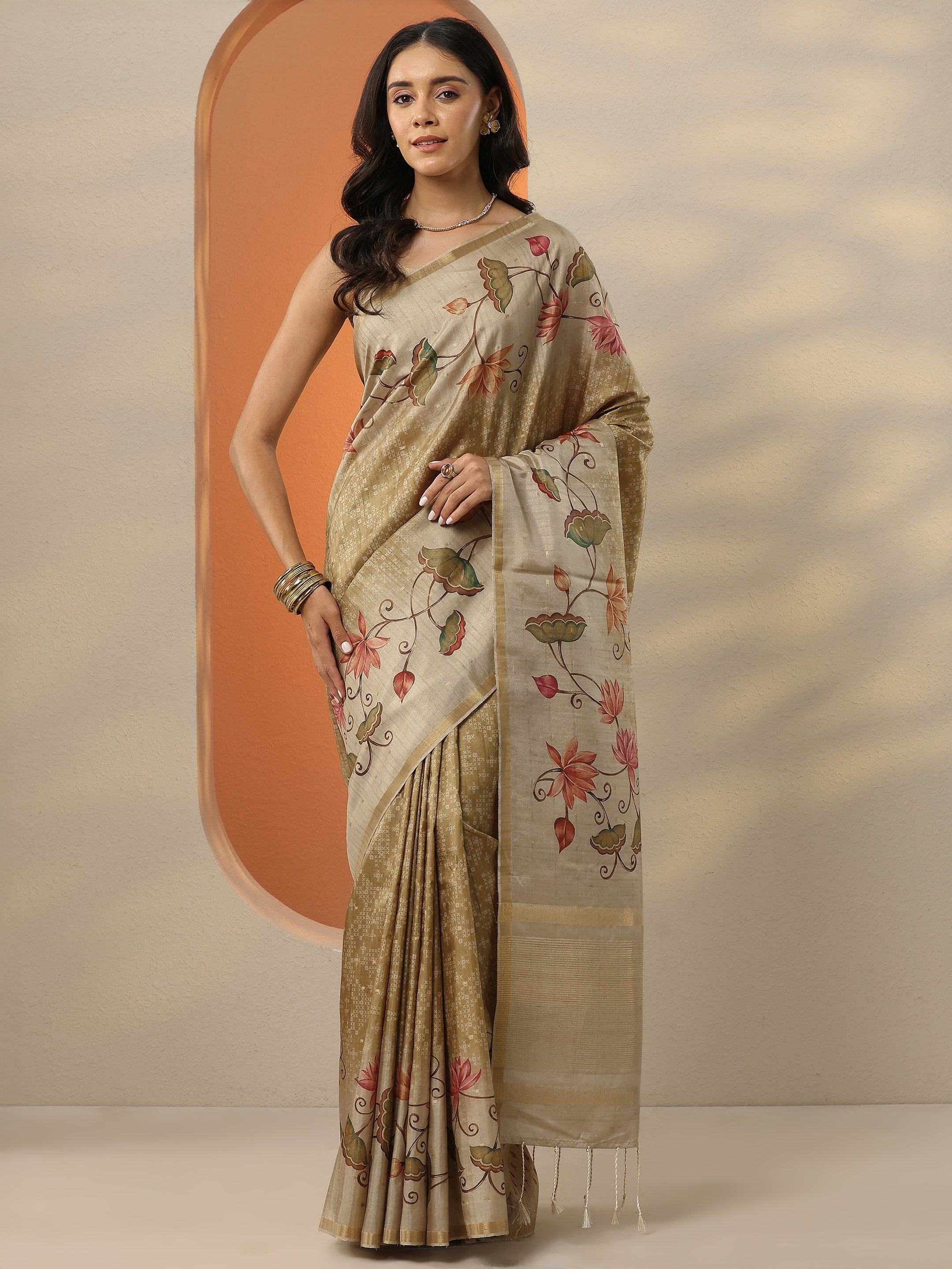 Gold Printed Silk Blend Saree With Unstitched Blouse Piece