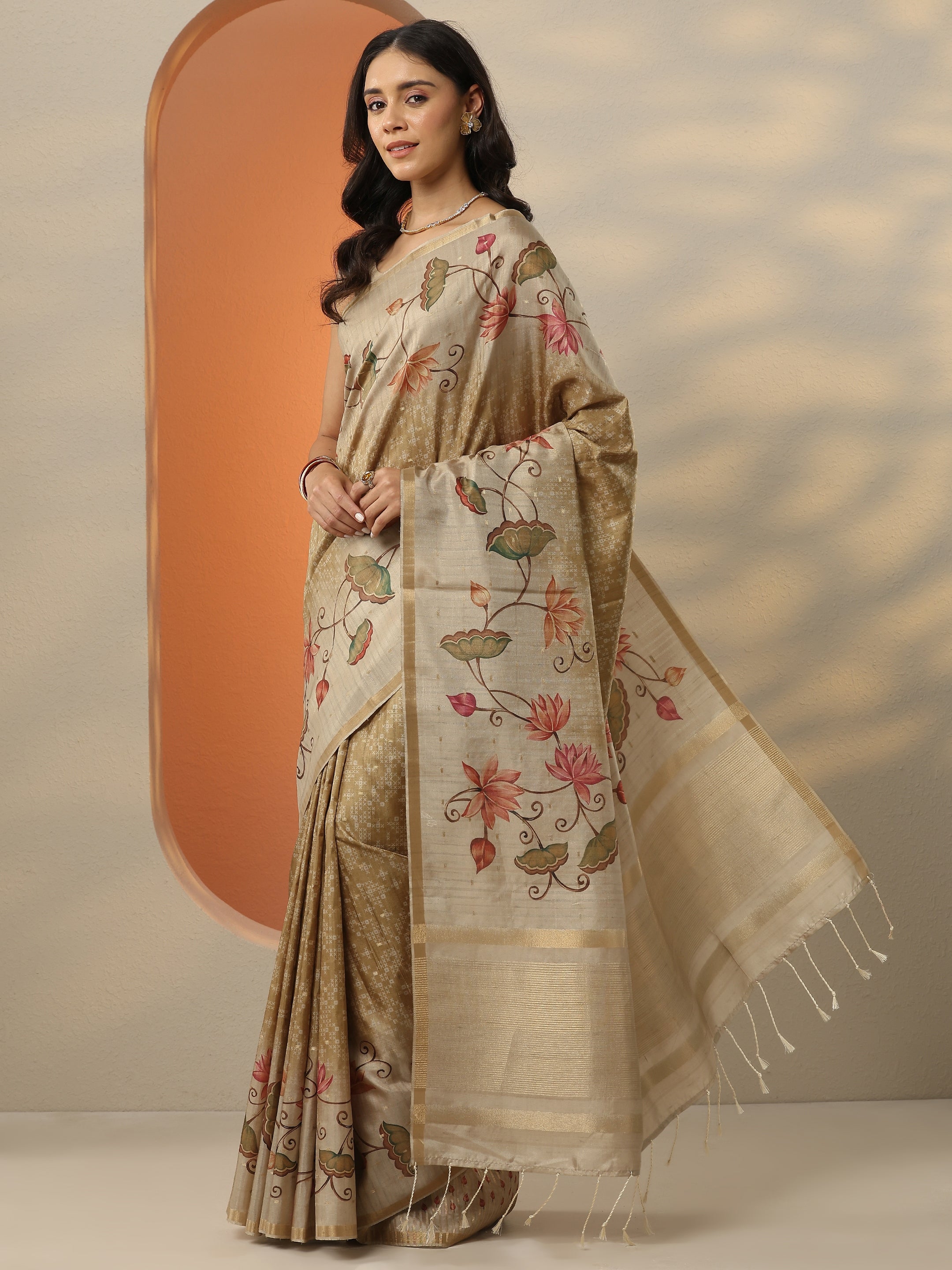 Gold Printed Silk Blend Saree With Unstitched Blouse Piece