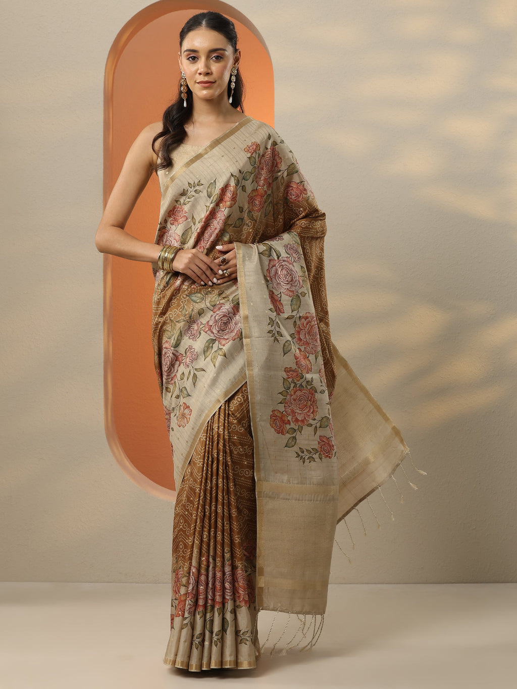Mustard Printed Silk Blend Saree With Unstitched Blouse Piece