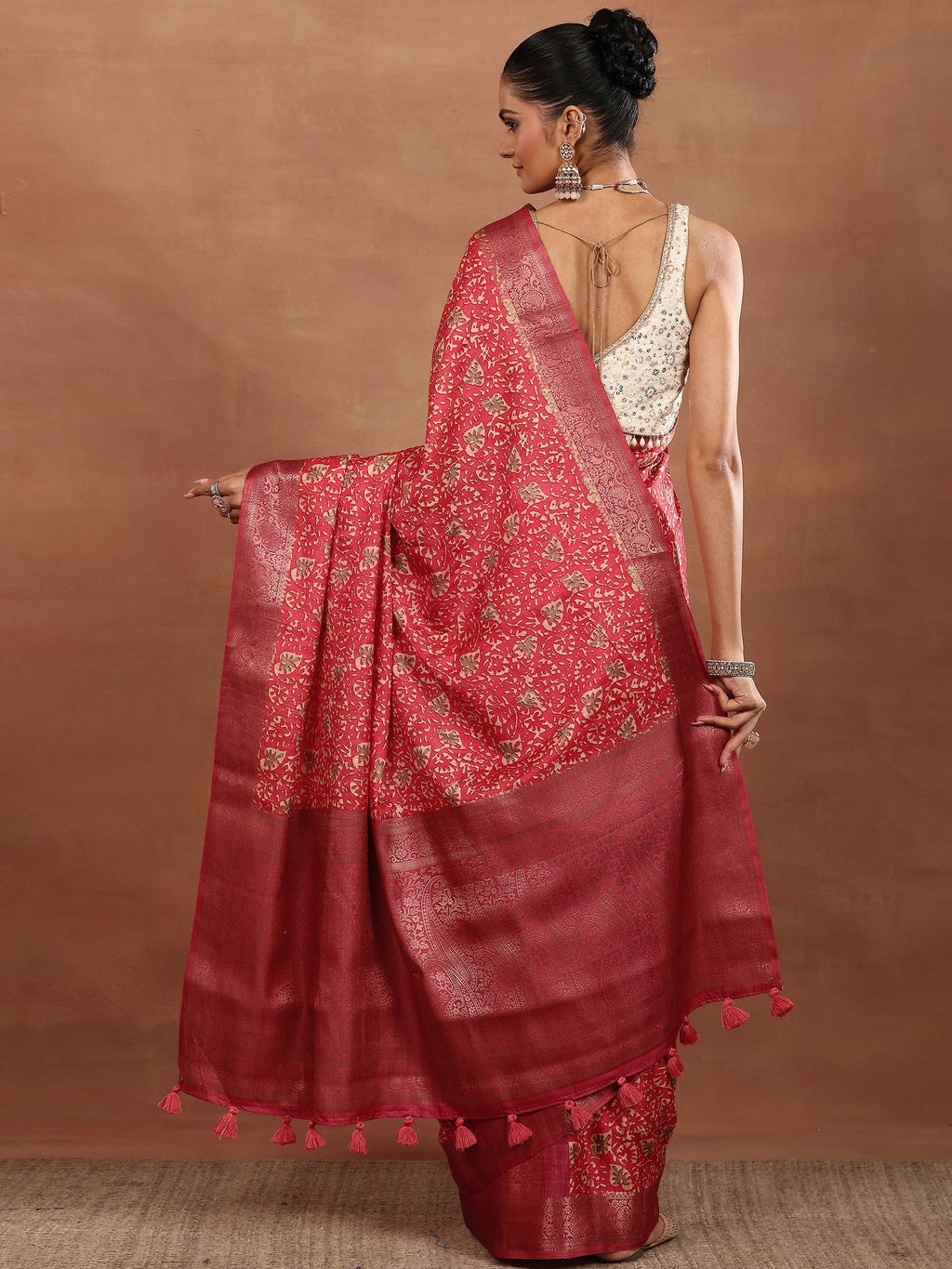 Coral Printed Silk Blend Sarees With Unstitched Blouse Piece