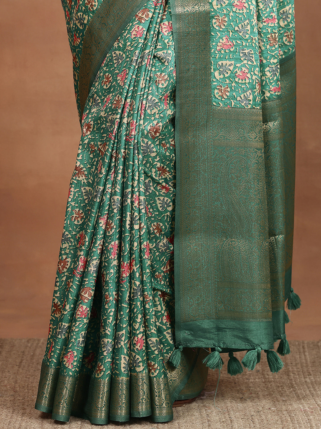 Green Printed Silk Blend Sarees With Unstitched Blouse Piece