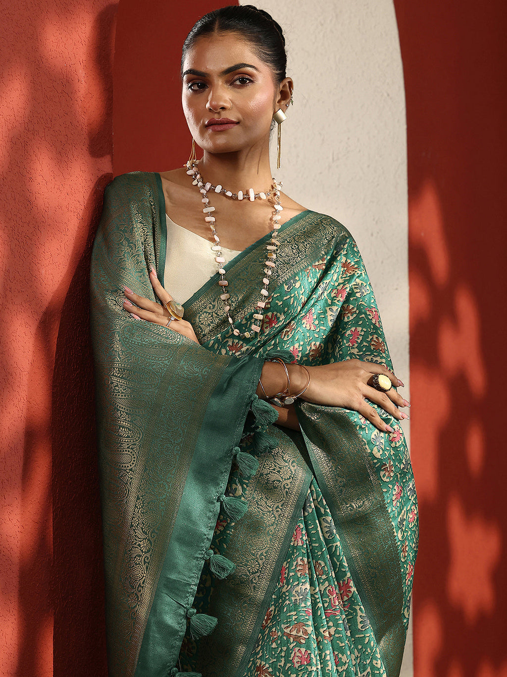 Green Printed Silk Blend Sarees With Unstitched Blouse Piece