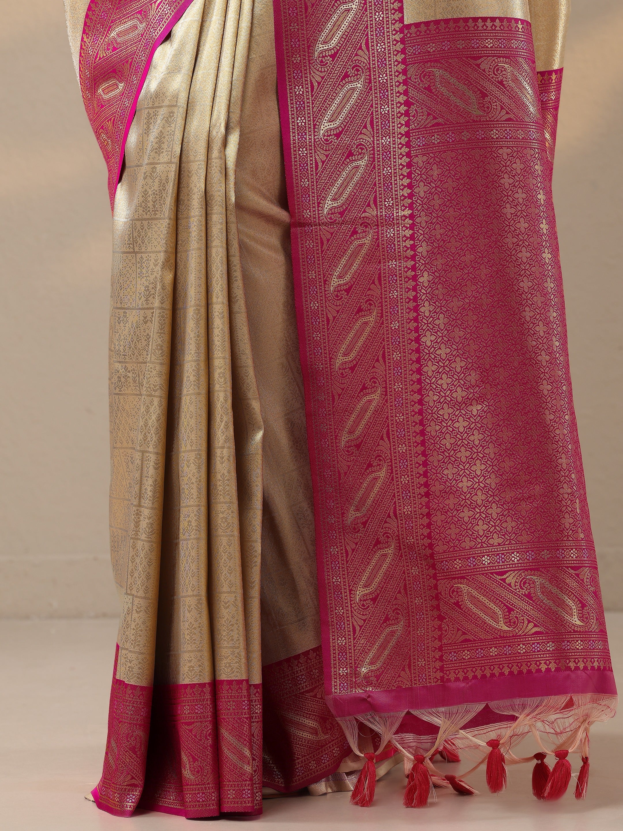 Pink Woven Design Silk Blend Saree With Unstitched Blouse Piece