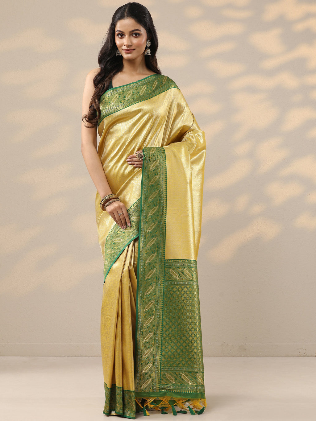 Green Woven Design Silk Blend Saree With Unstitched Blouse Piece
