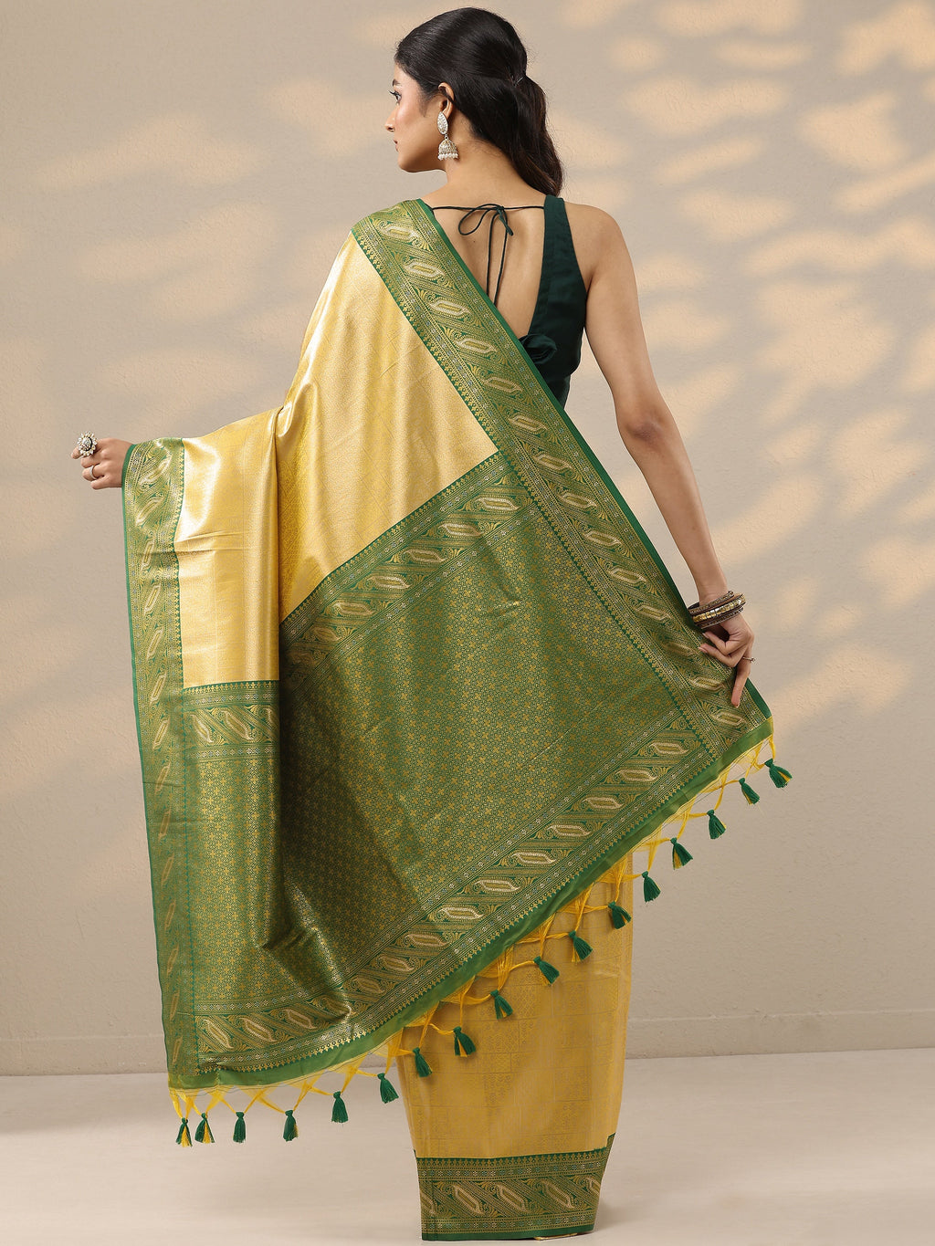 Green Woven Design Silk Blend Saree With Unstitched Blouse Piece