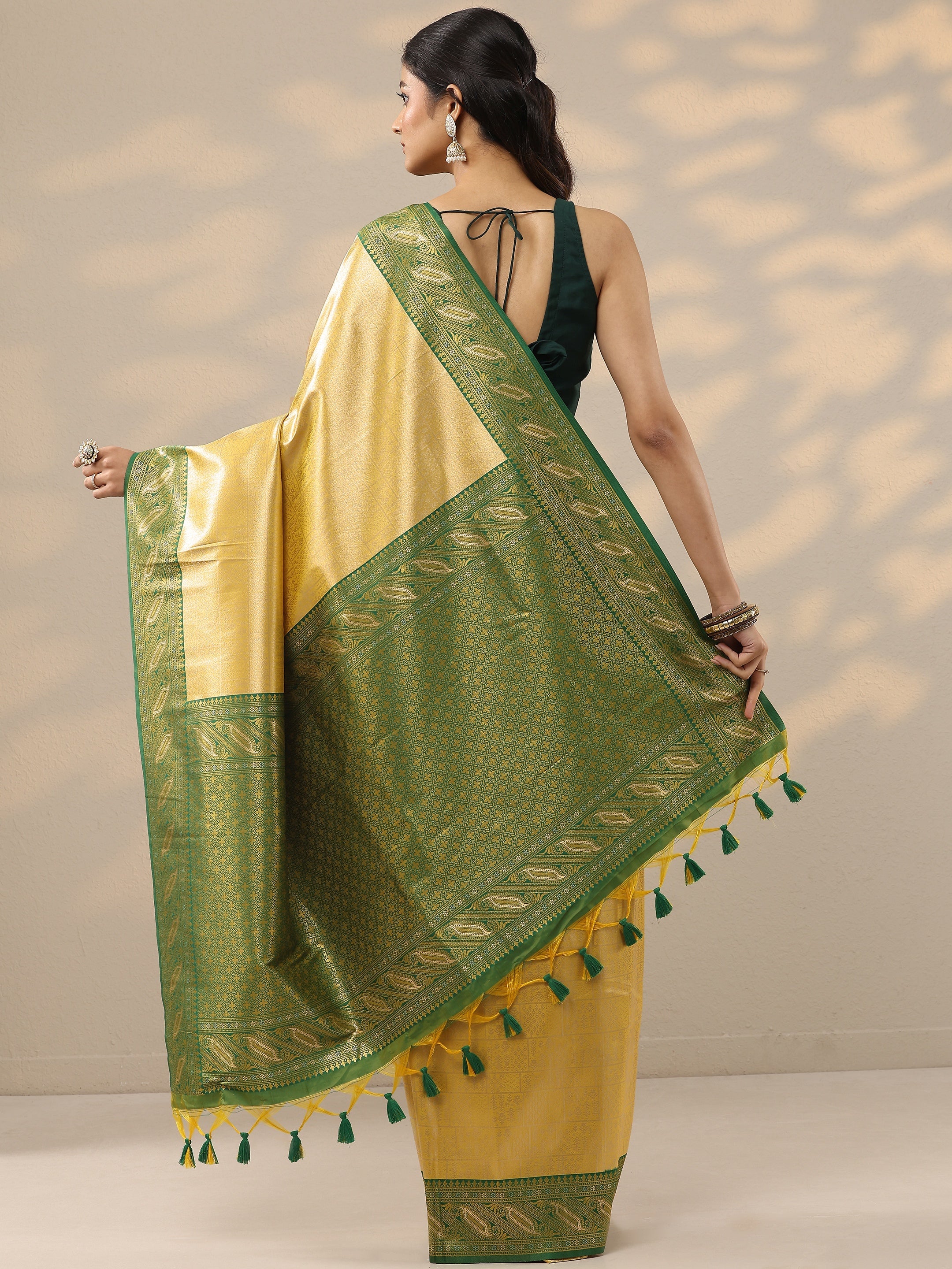 Green Woven Design Silk Blend Saree With Unstitched Blouse Piece