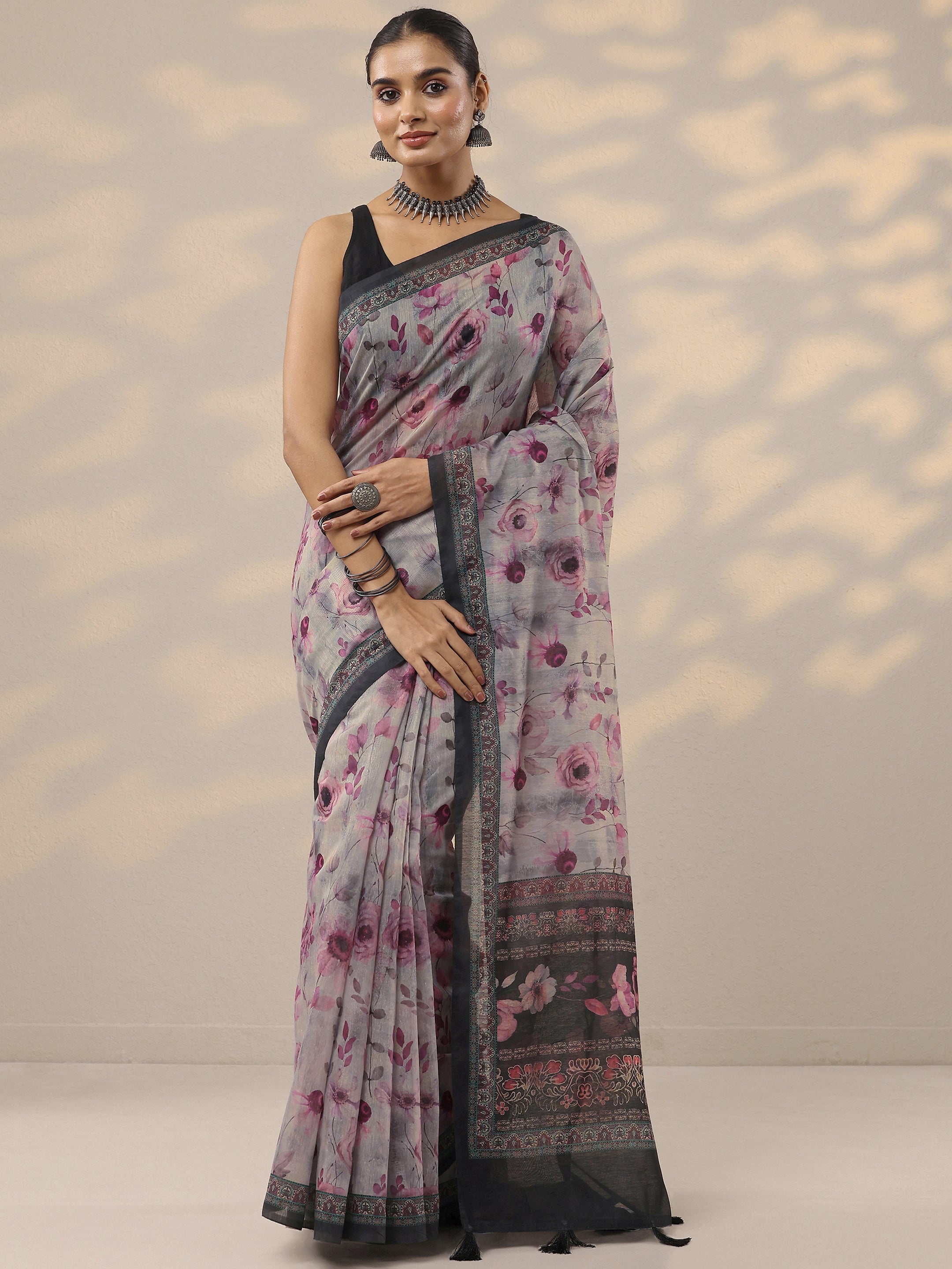Grey Printed Silk Blend Saree With Unstitched Blouse Piece