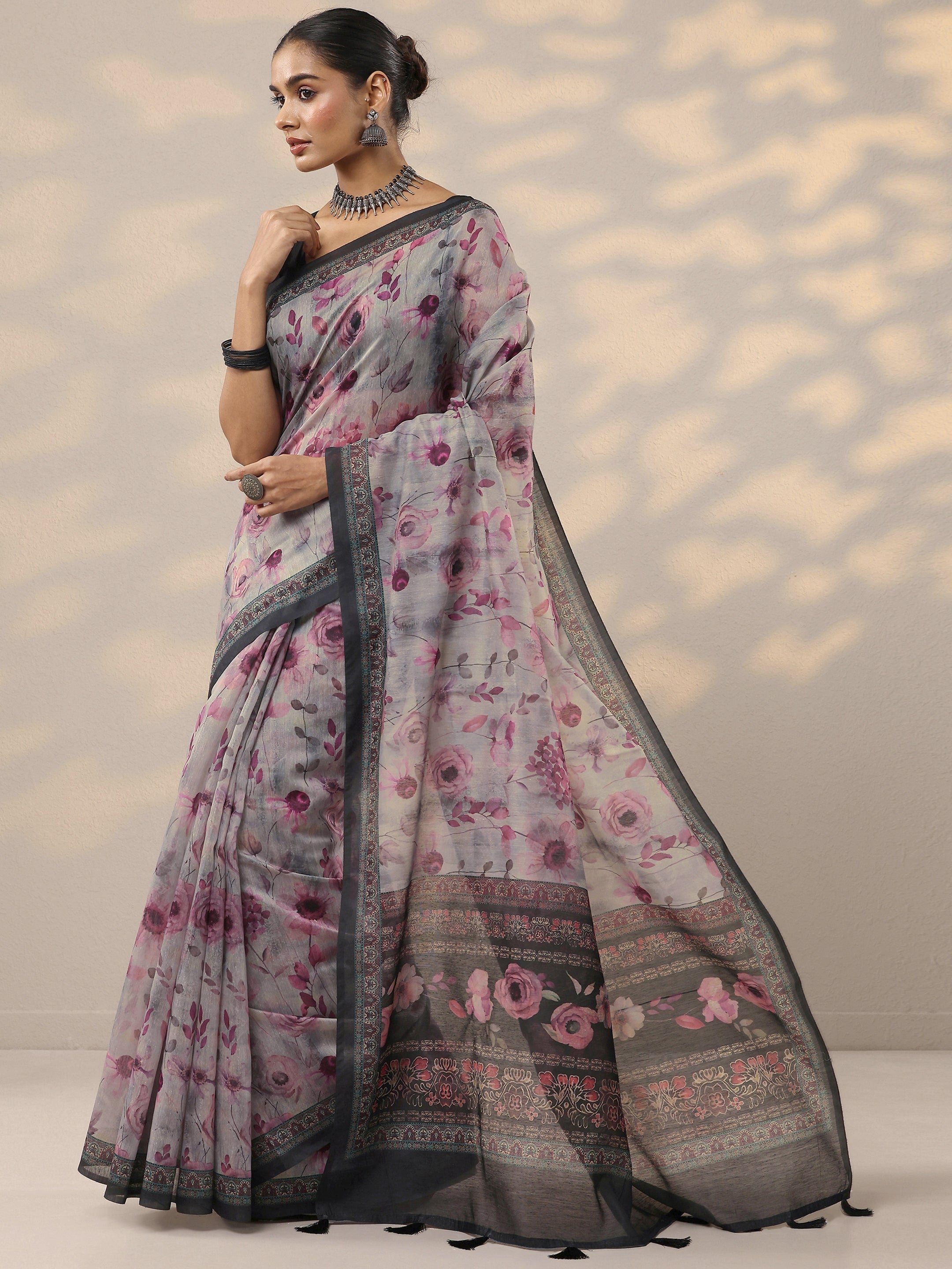 Grey Printed Silk Blend Saree With Unstitched Blouse Piece