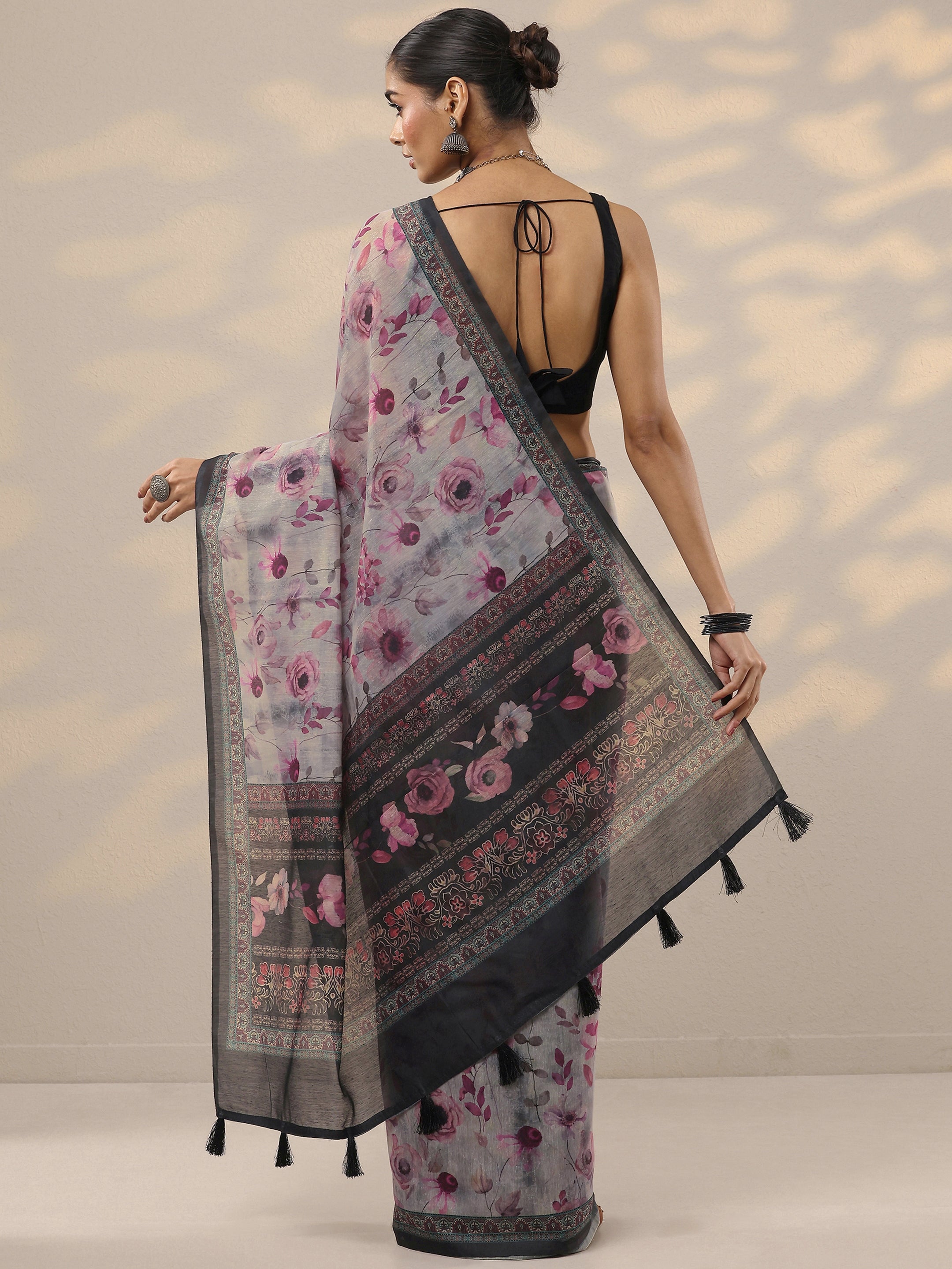 Grey Printed Silk Blend Saree With Unstitched Blouse Piece