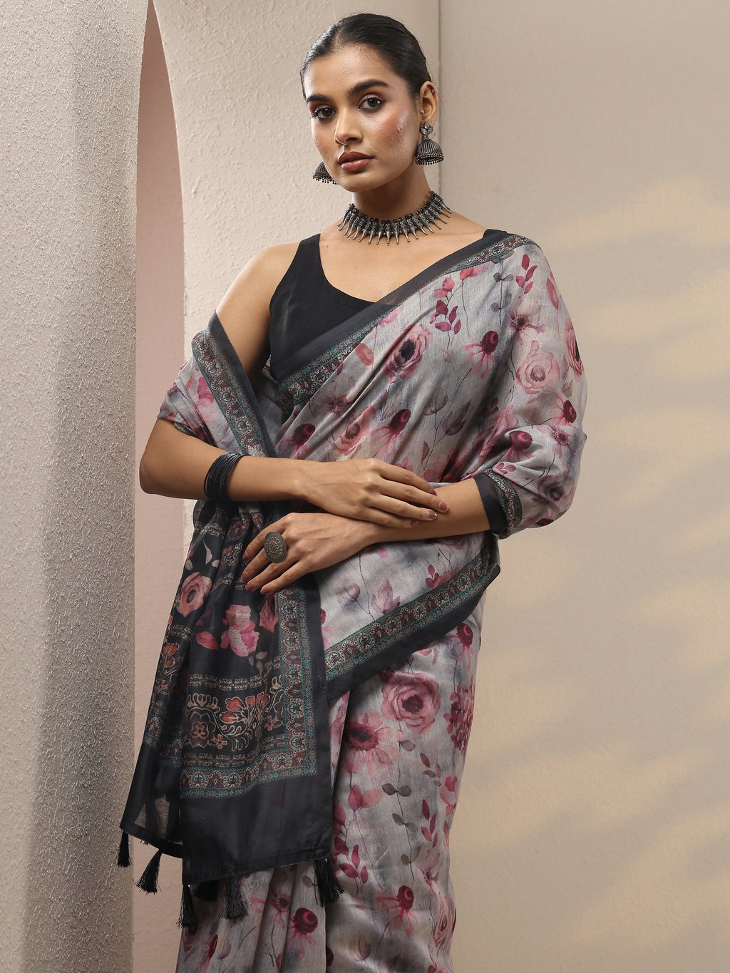 Grey Printed Silk Blend Saree With Unstitched Blouse Piece