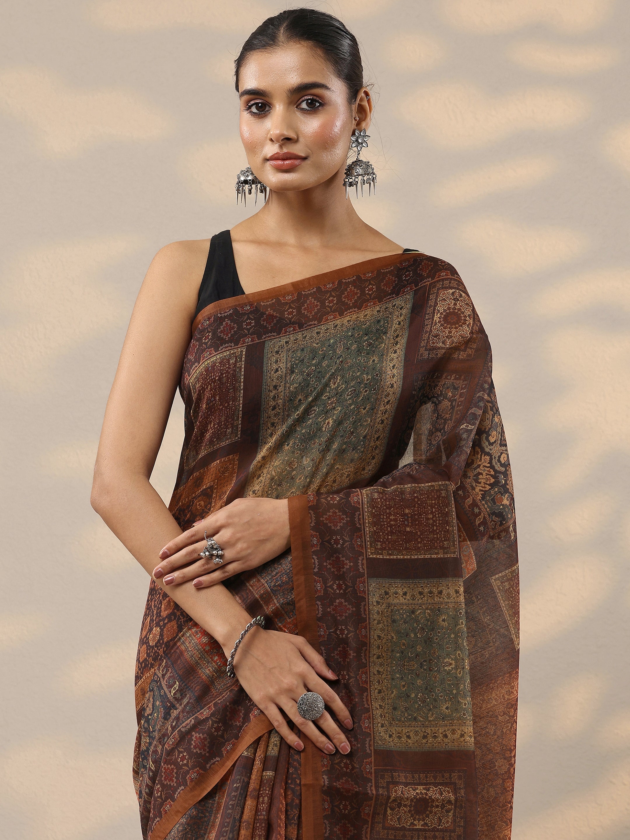 Brown Printed Silk Blend Saree With Unstitched Blouse Piece