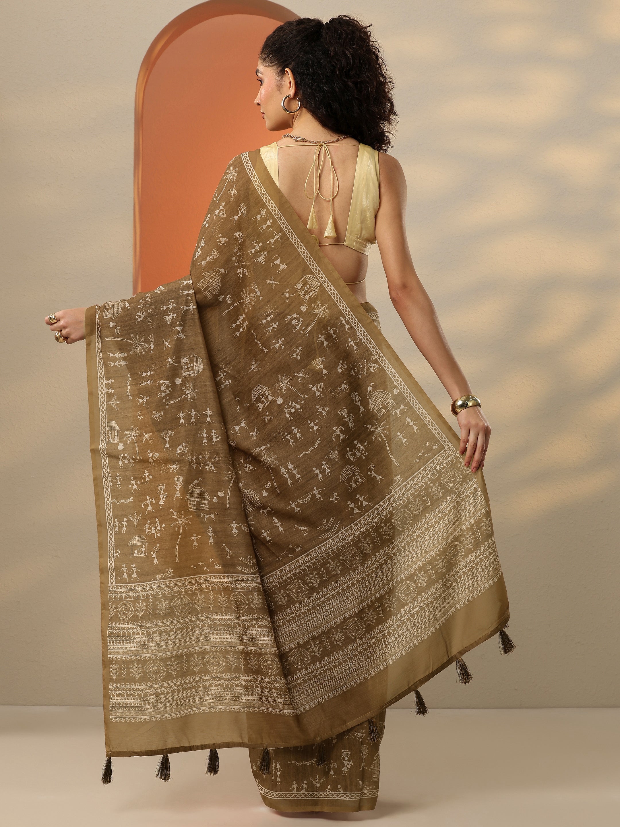 Brown Printed Silk Blend Saree With Unstitched Blouse Piece