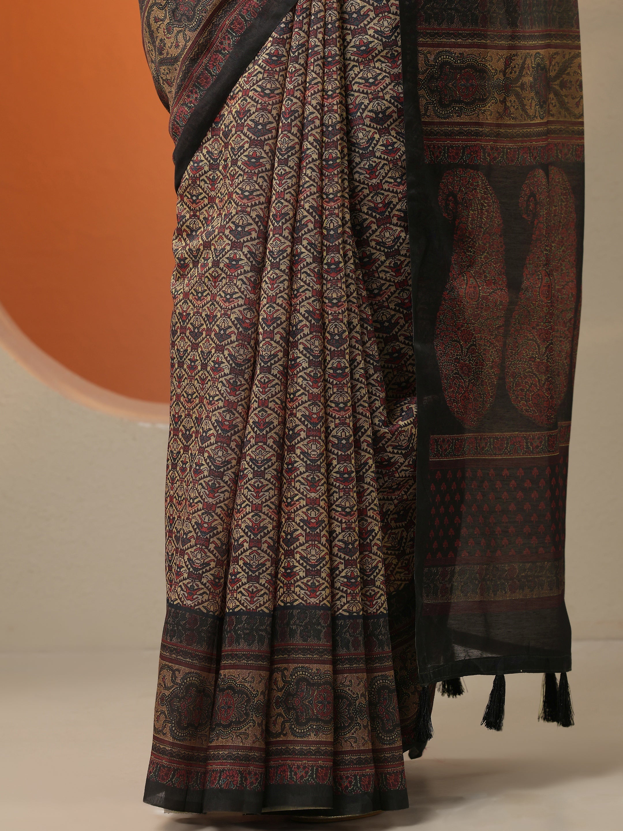 Black Printed Silk Blend Saree With Unstitched Blouse Piece