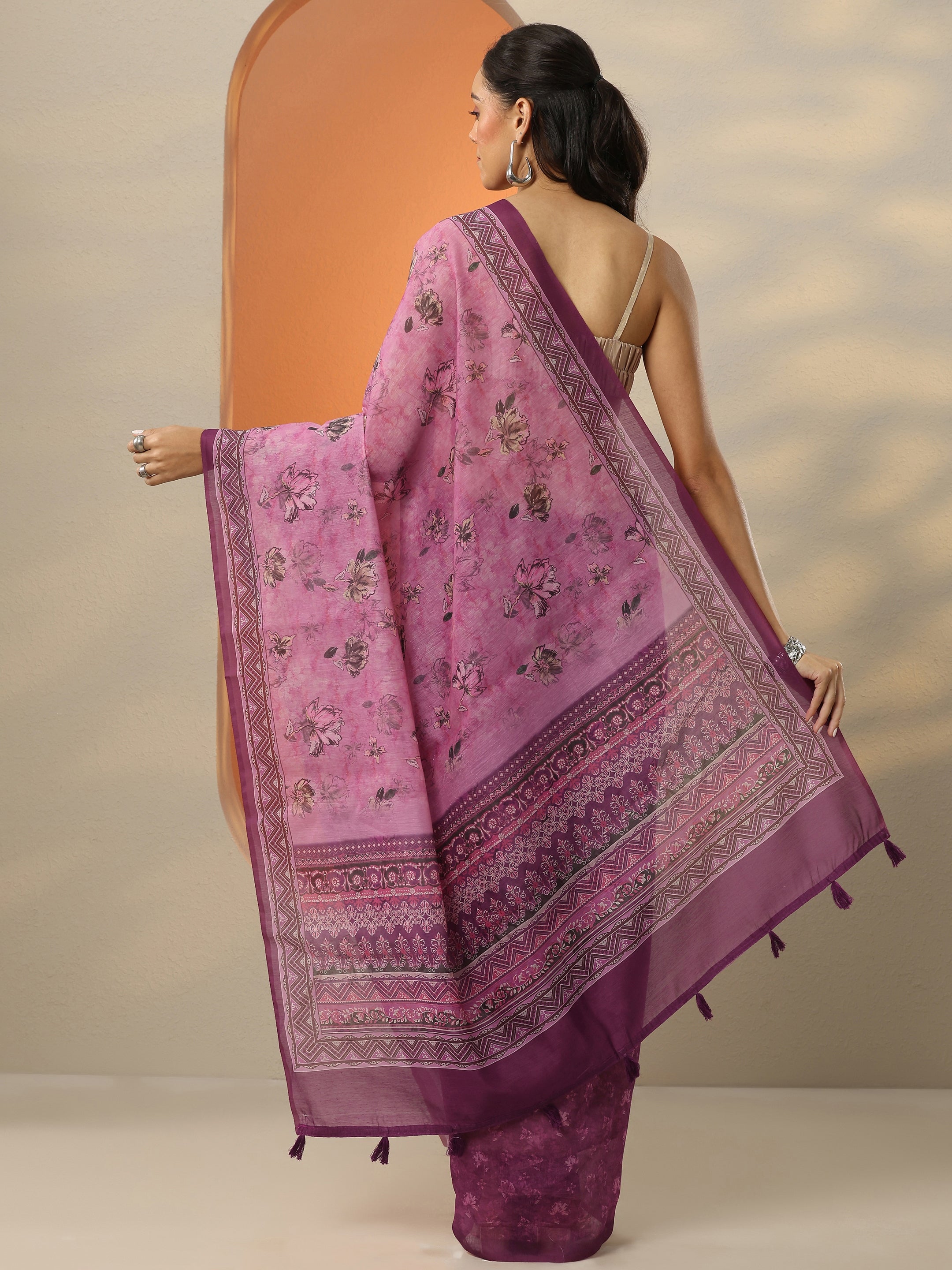 Pink Printed Silk Blend Saree With Unstitched Blouse Piece