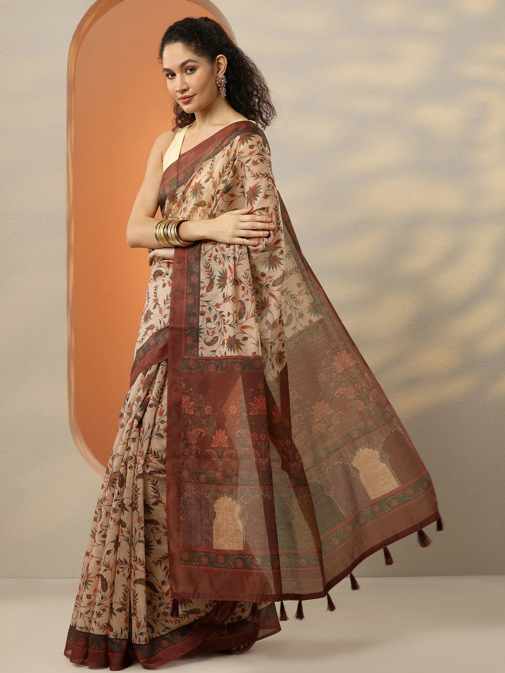 Beige Printed Silk Blend Saree With Unstitched Blouse Piece