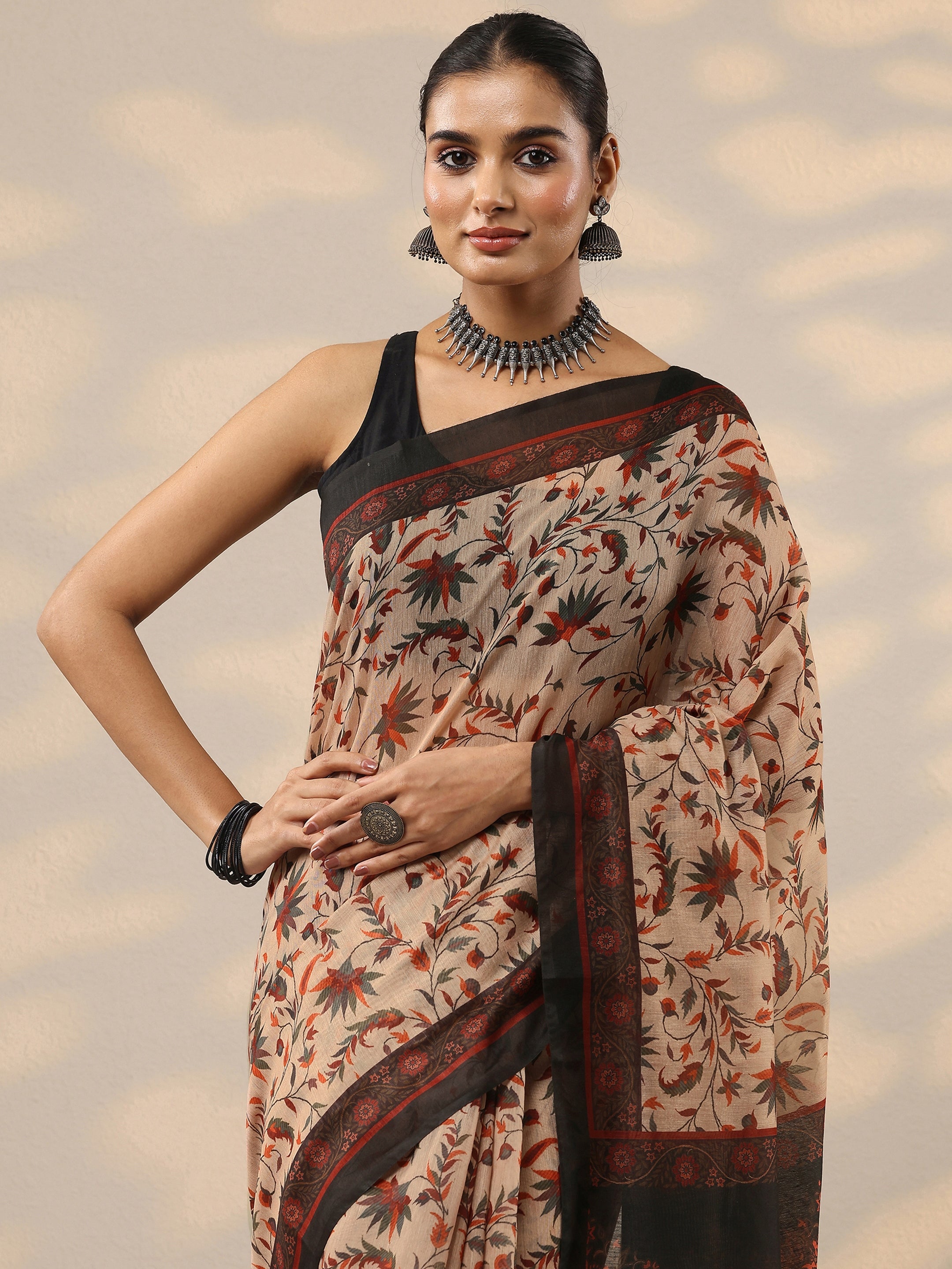 Beige Printed Silk Blend Saree With Unstitched Blouse Piece