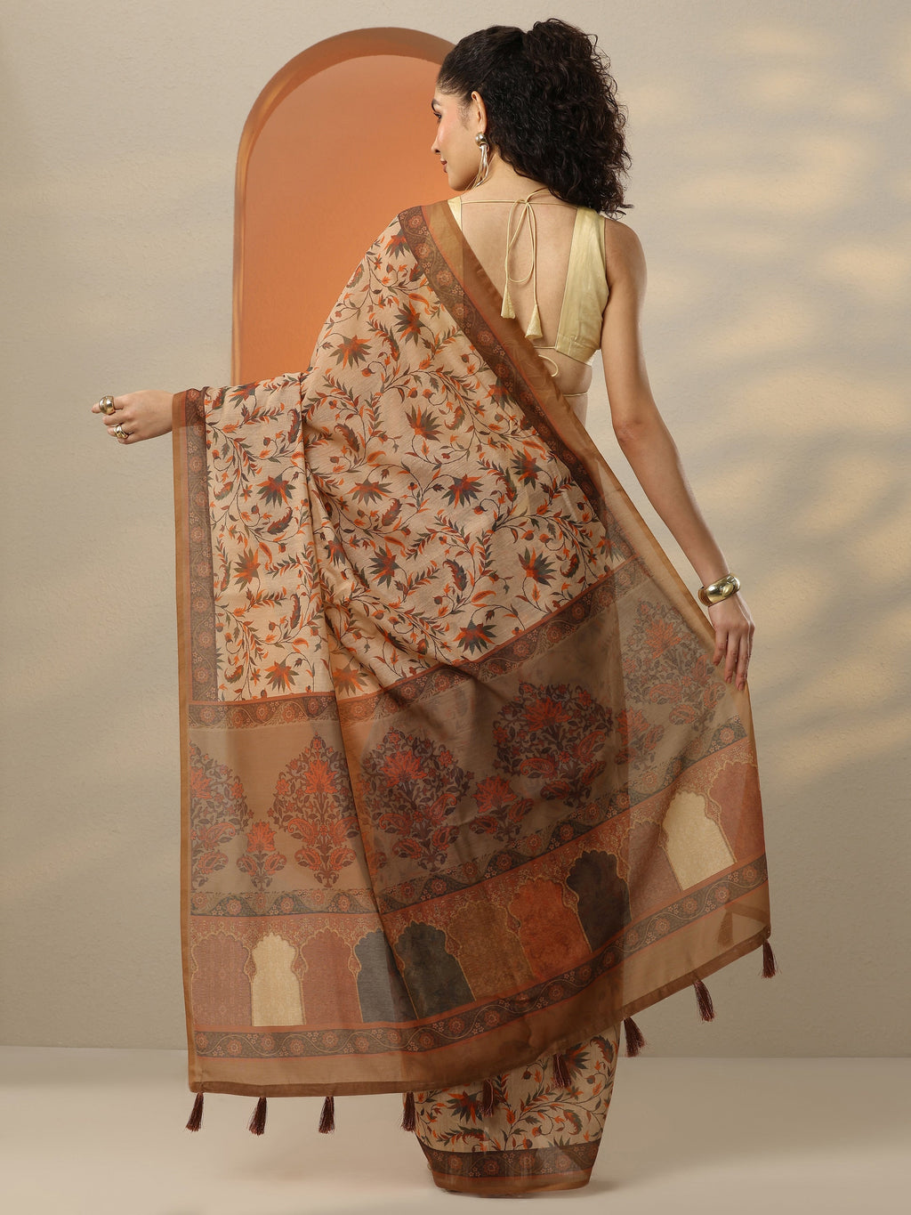 Brown Printed Silk Blend Saree With Unstitched Blouse Piece