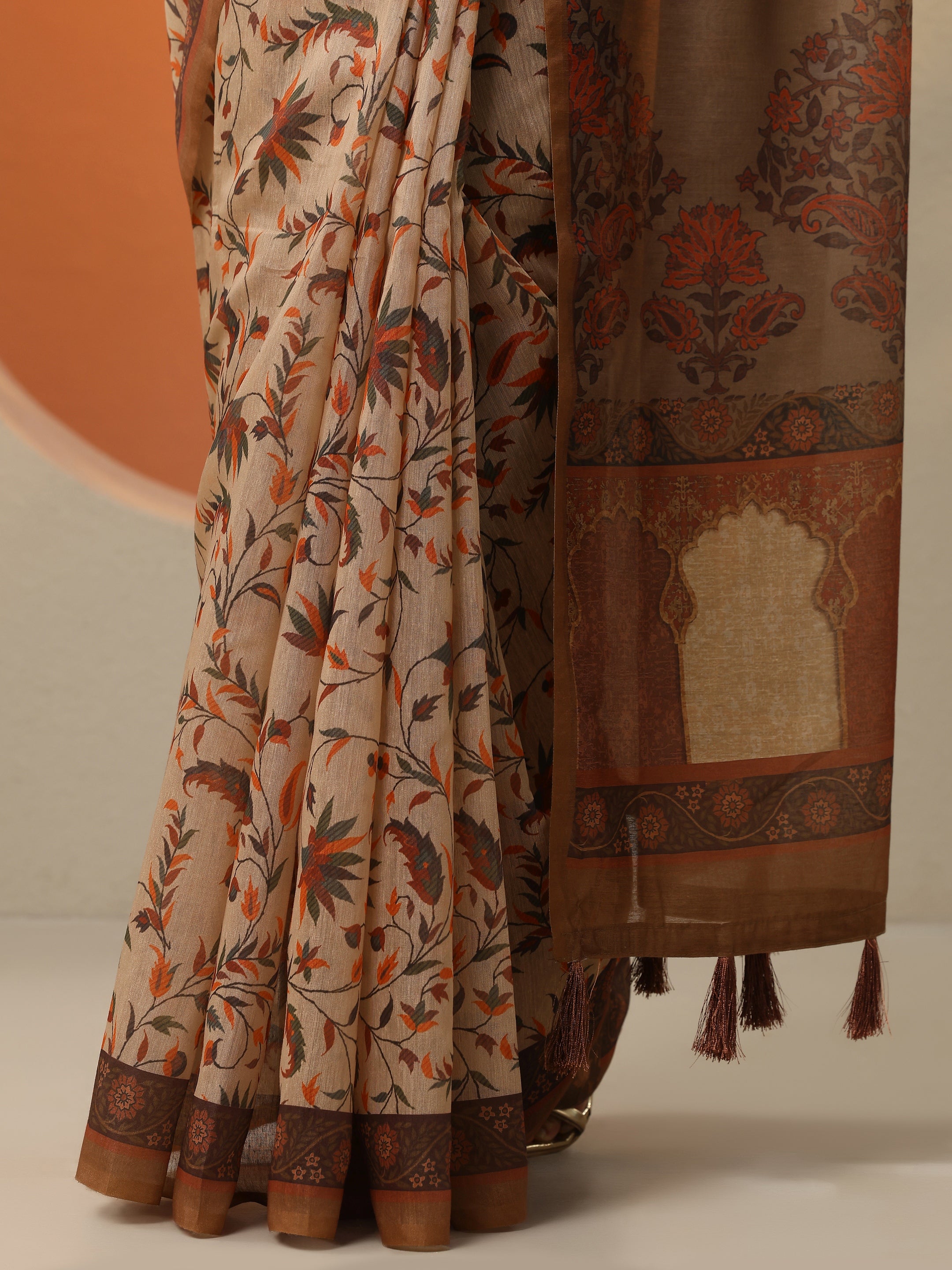 Brown Printed Silk Blend Saree With Unstitched Blouse Piece