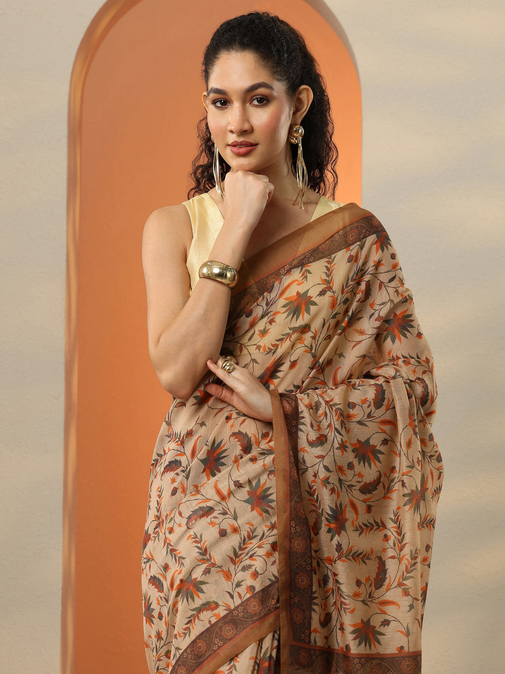 Brown Printed Silk Blend Saree With Unstitched Blouse Piece