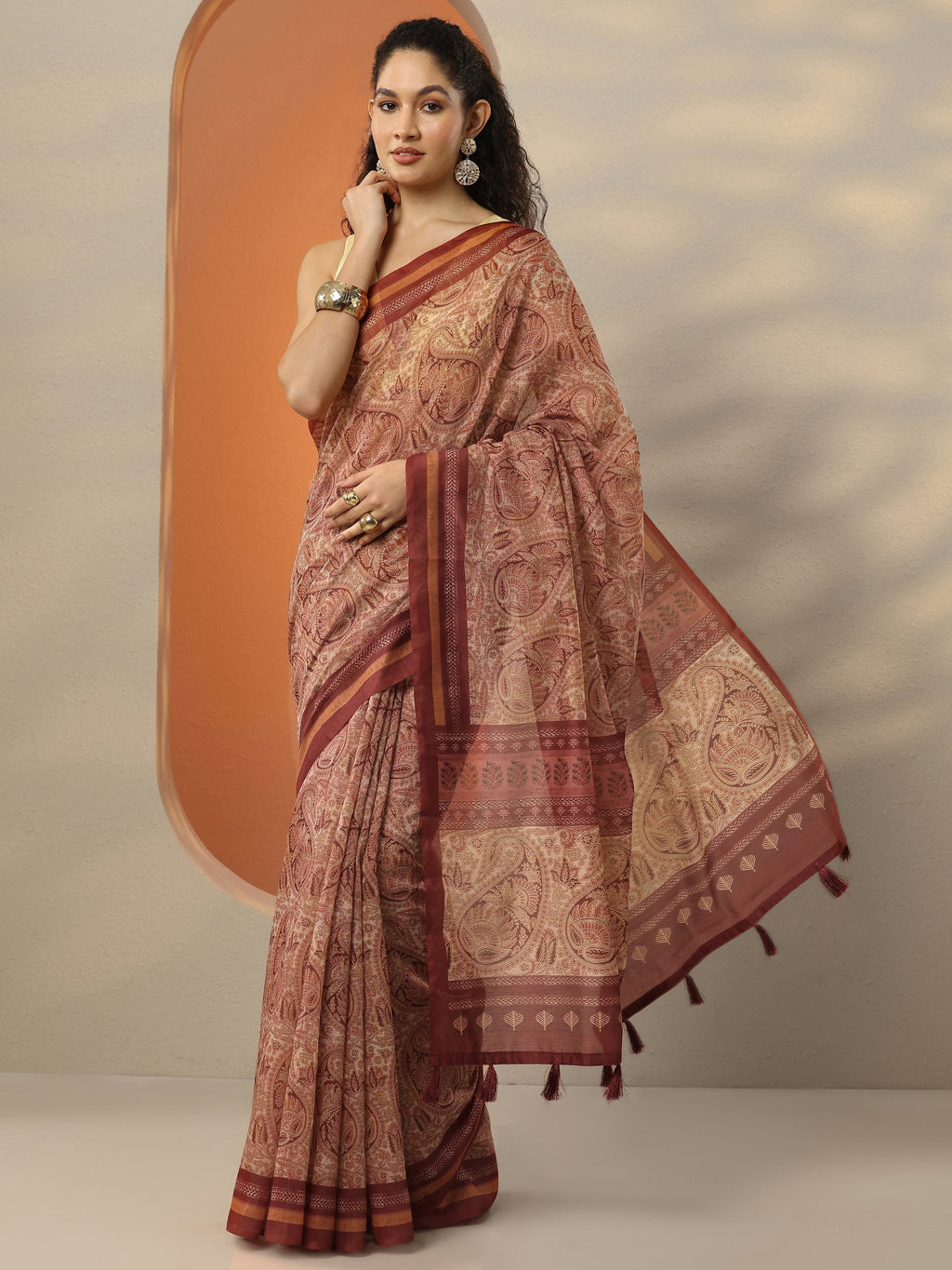 Maroon Printed Silk Blend Saree With Unstitched Blouse Piece
