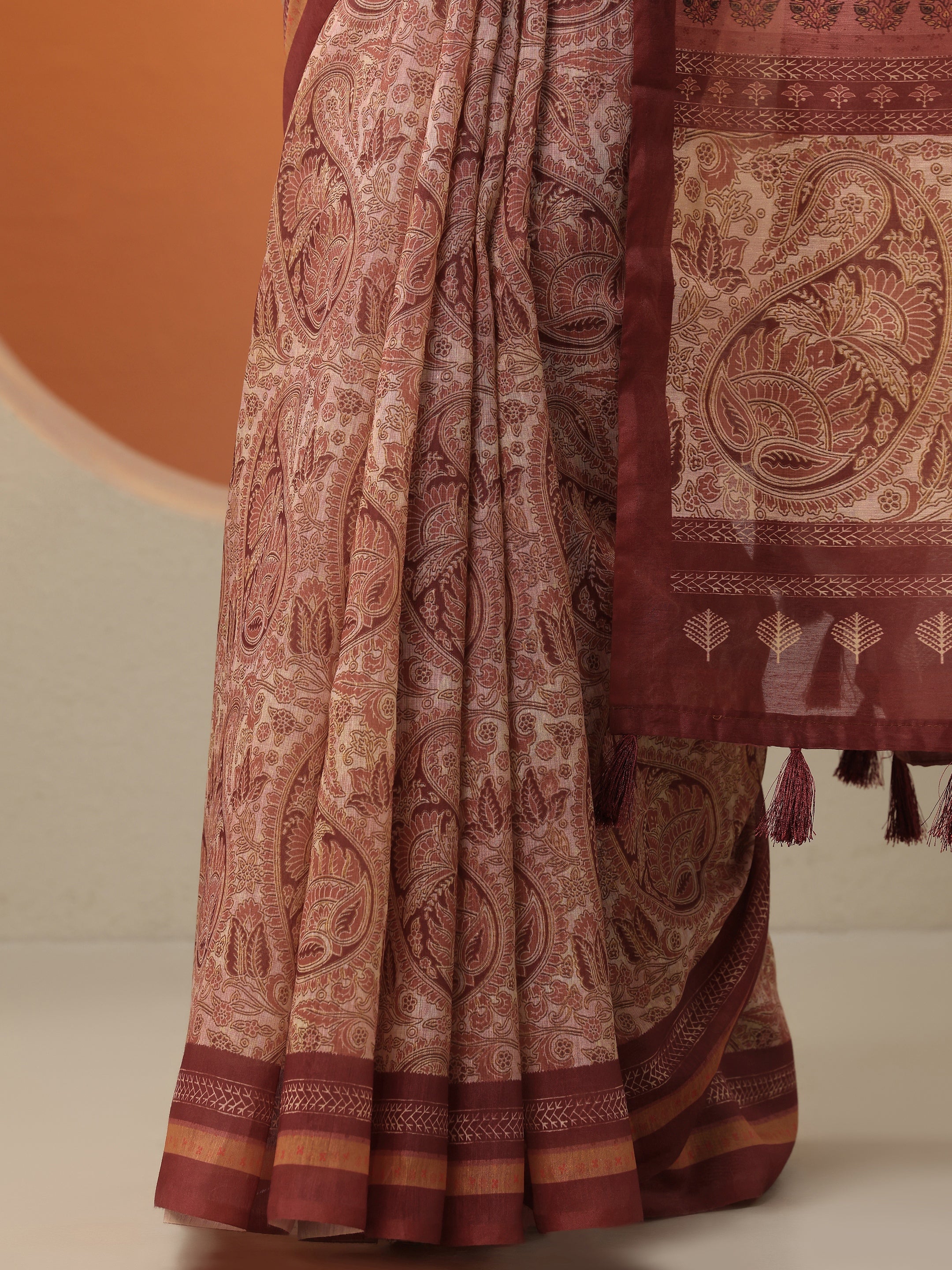 Maroon Printed Silk Blend Saree With Unstitched Blouse Piece