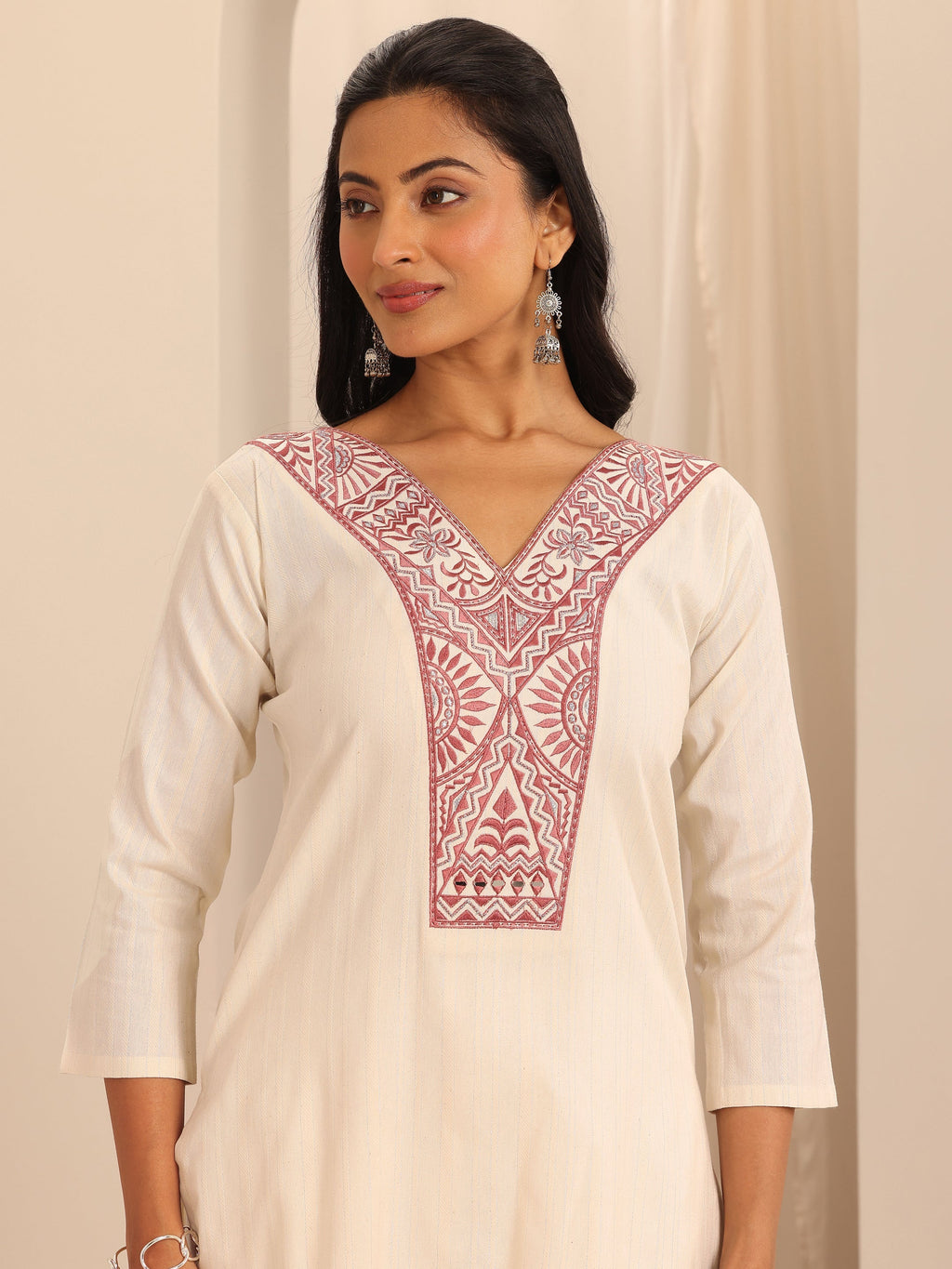 Off White Yoke Design Cotton Blend Straight Kurta