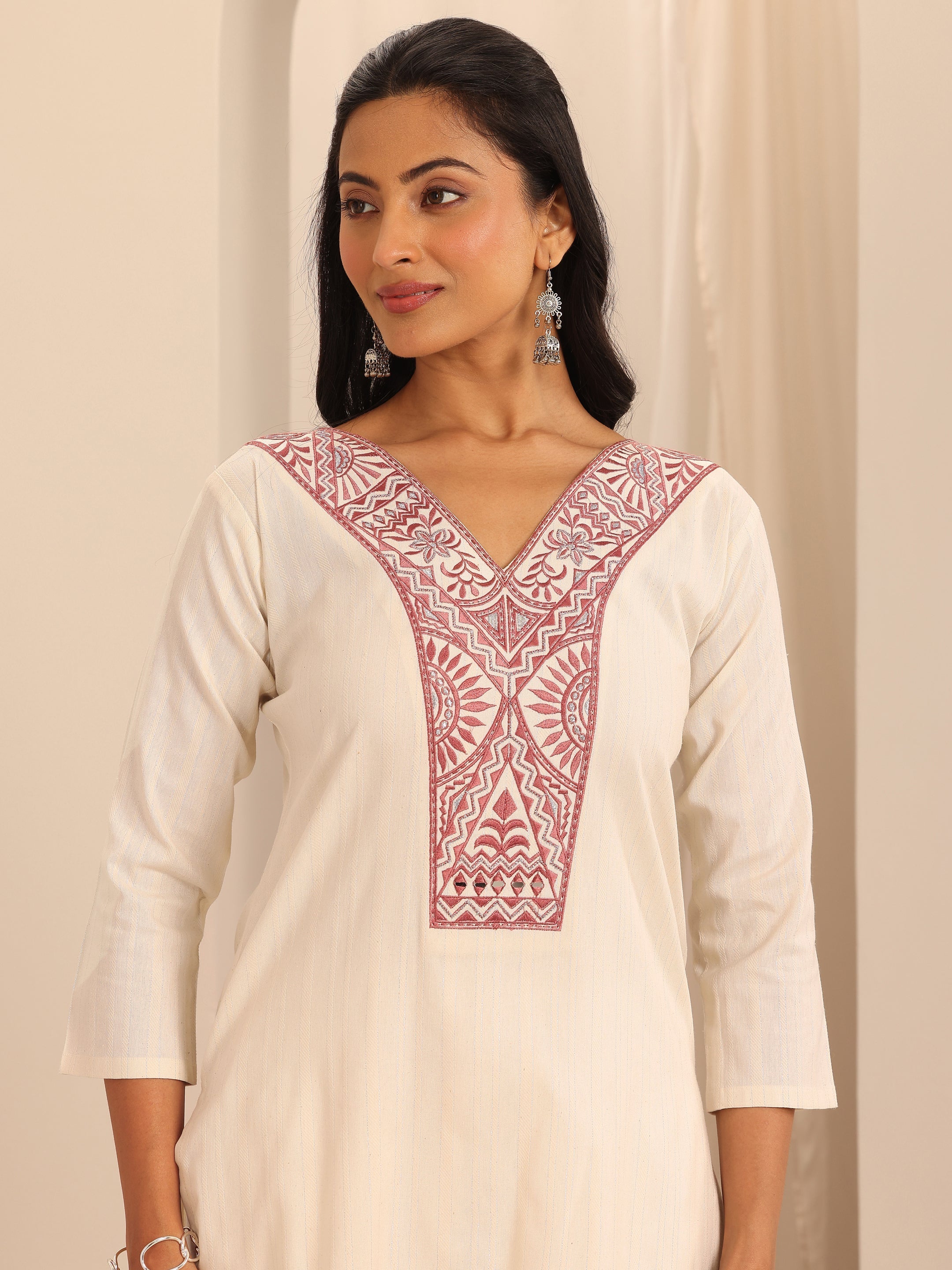 Off White Yoke Design Cotton Blend Straight Kurta