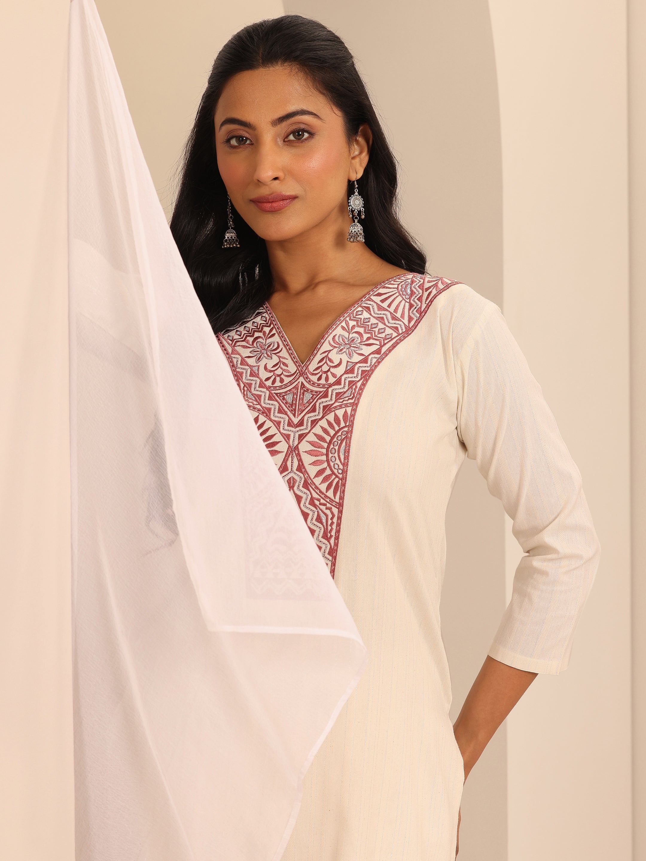 Off White Yoke Design Cotton Blend Straight Kurta