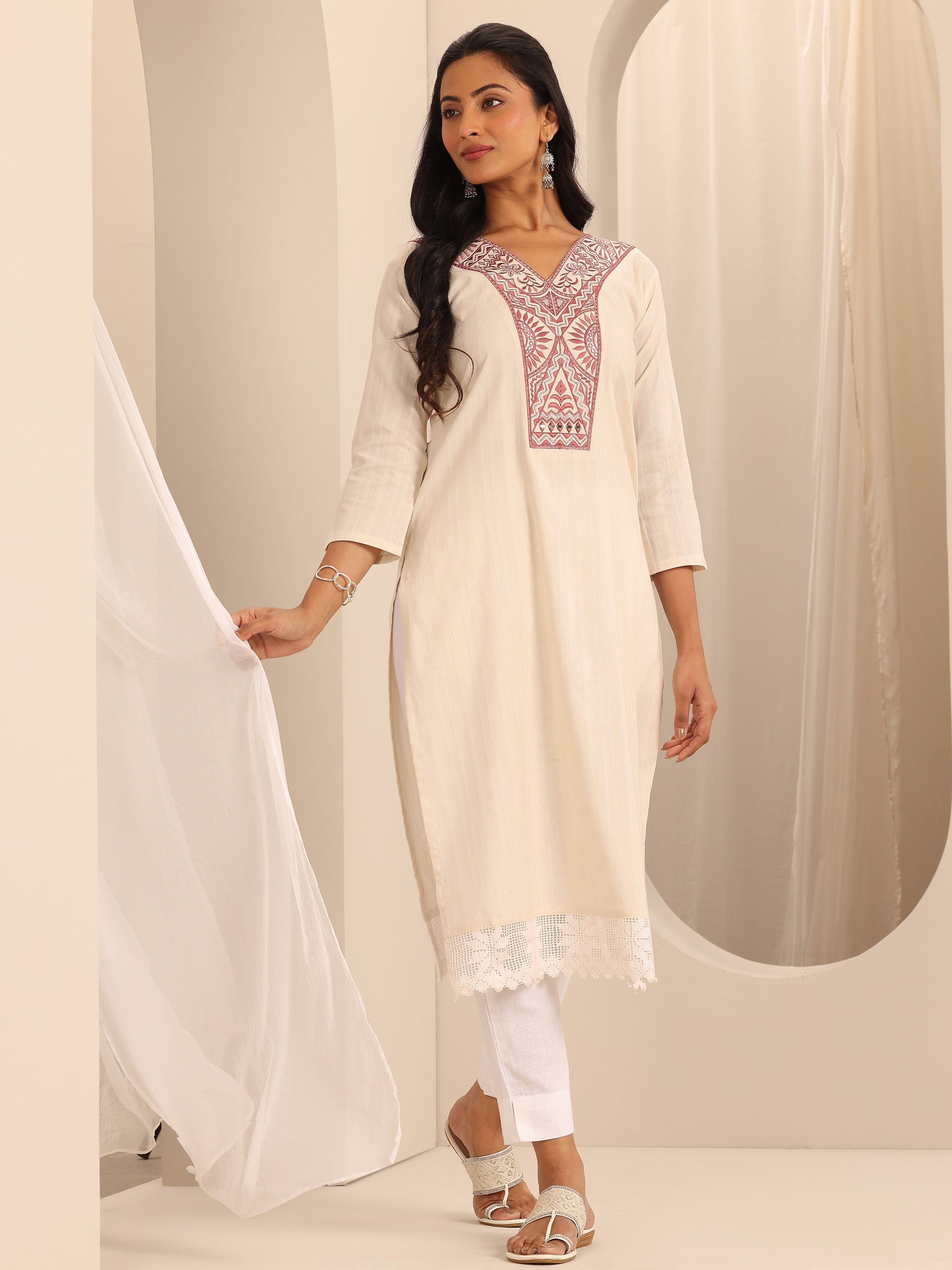 Off White Yoke Design Cotton Blend Straight Kurta