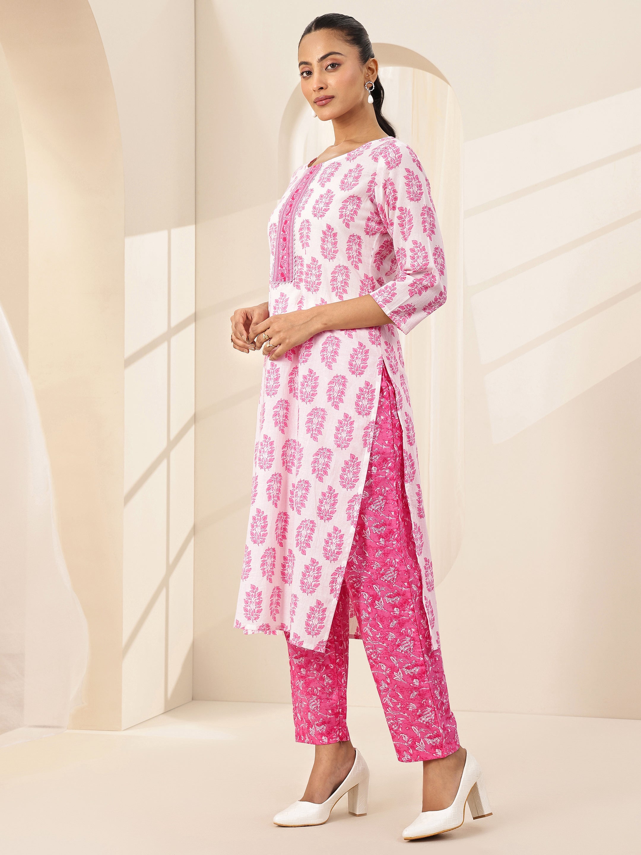 Off White Printed Cotton Straight Suit Sets With Dupatta