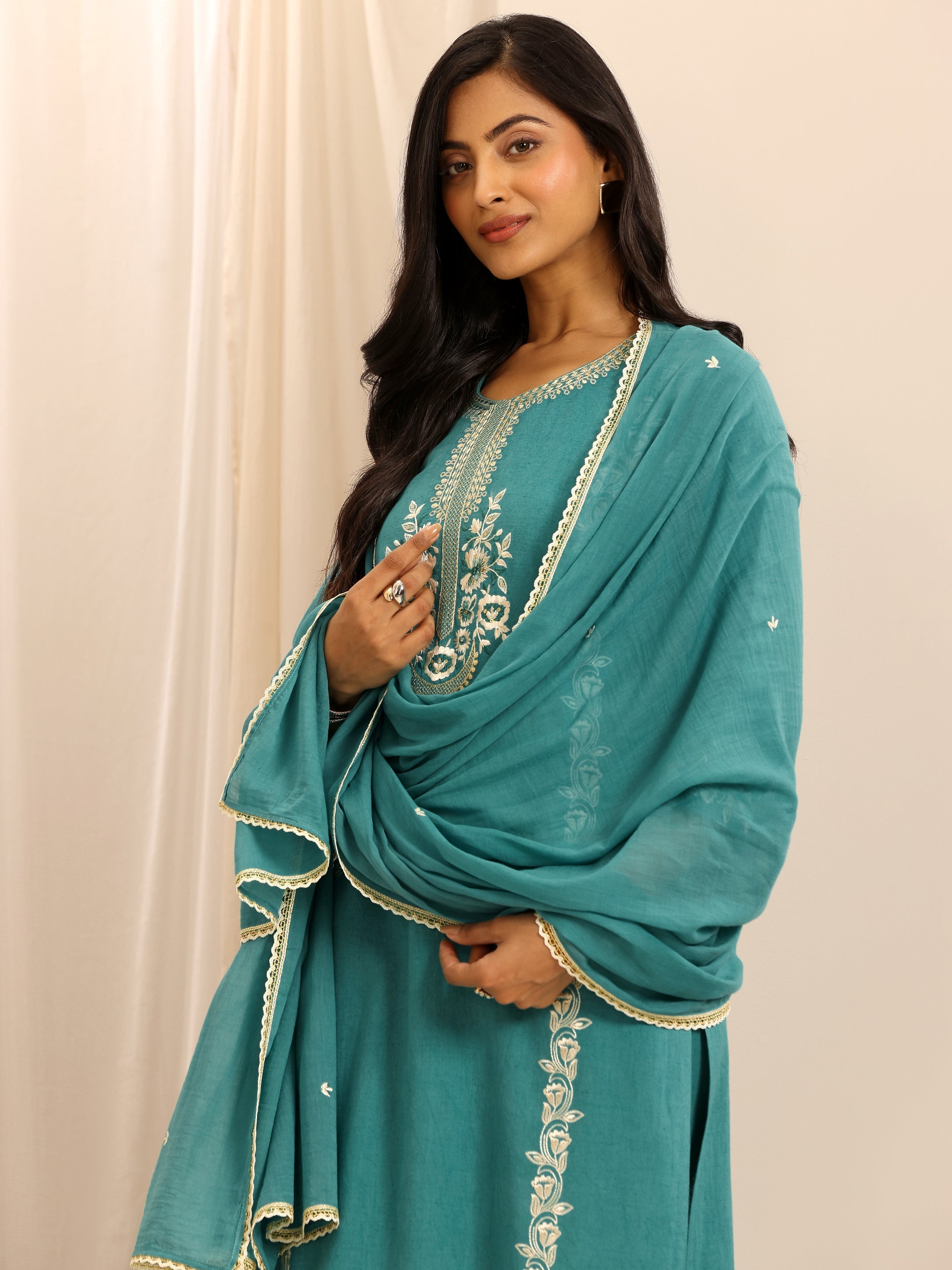 Green Embroidered Cotton Blend Straight Suit Set With Dupatta