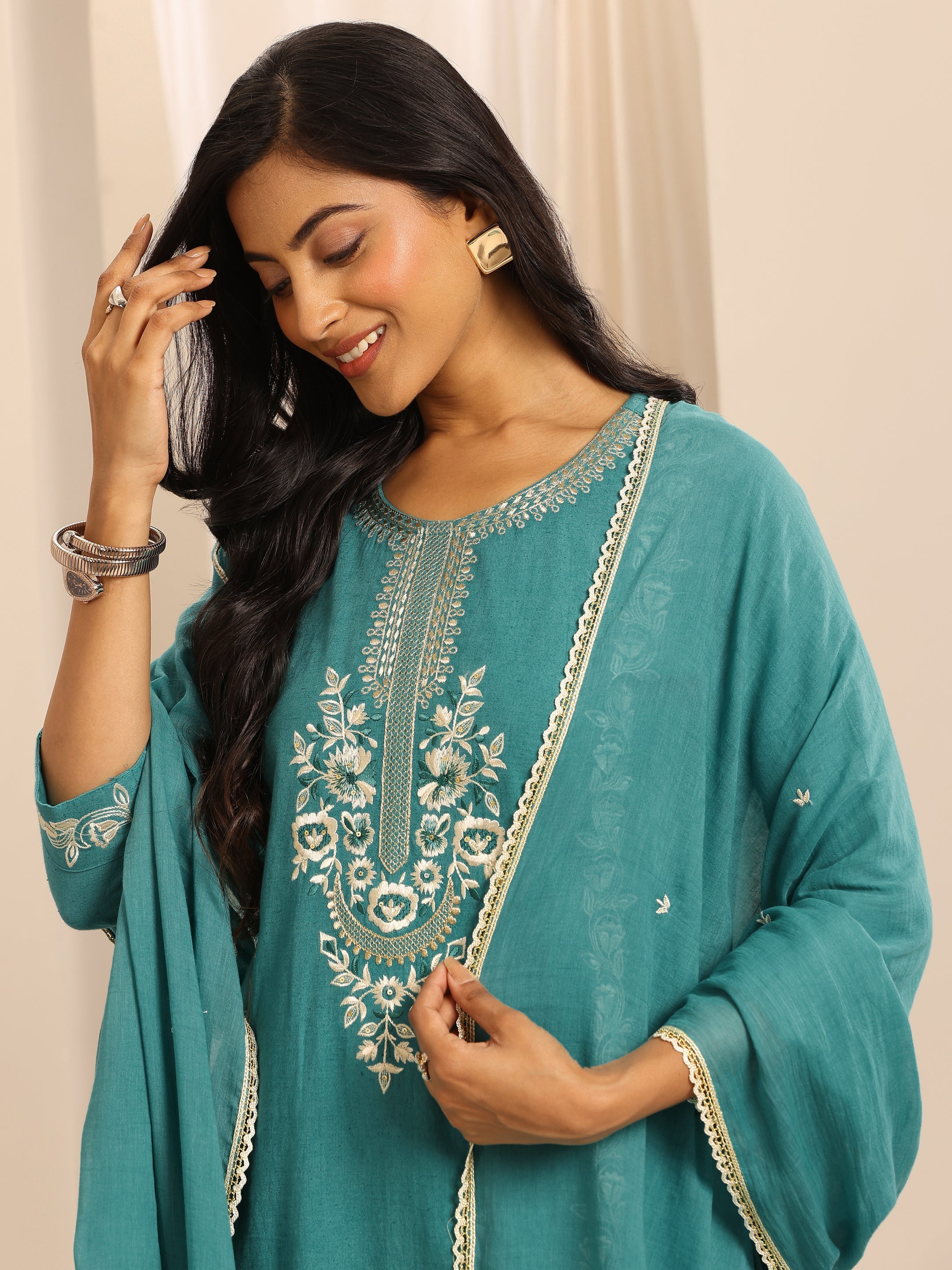Green Embroidered Cotton Blend Straight Suit Set With Dupatta
