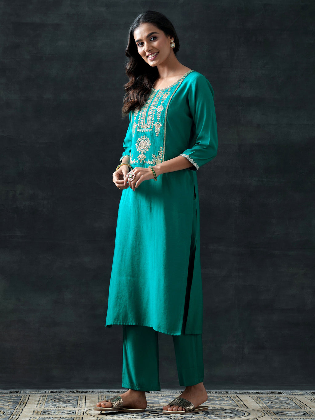 Green Embroidered Silk Blend Straight Suit Set With Dupatta