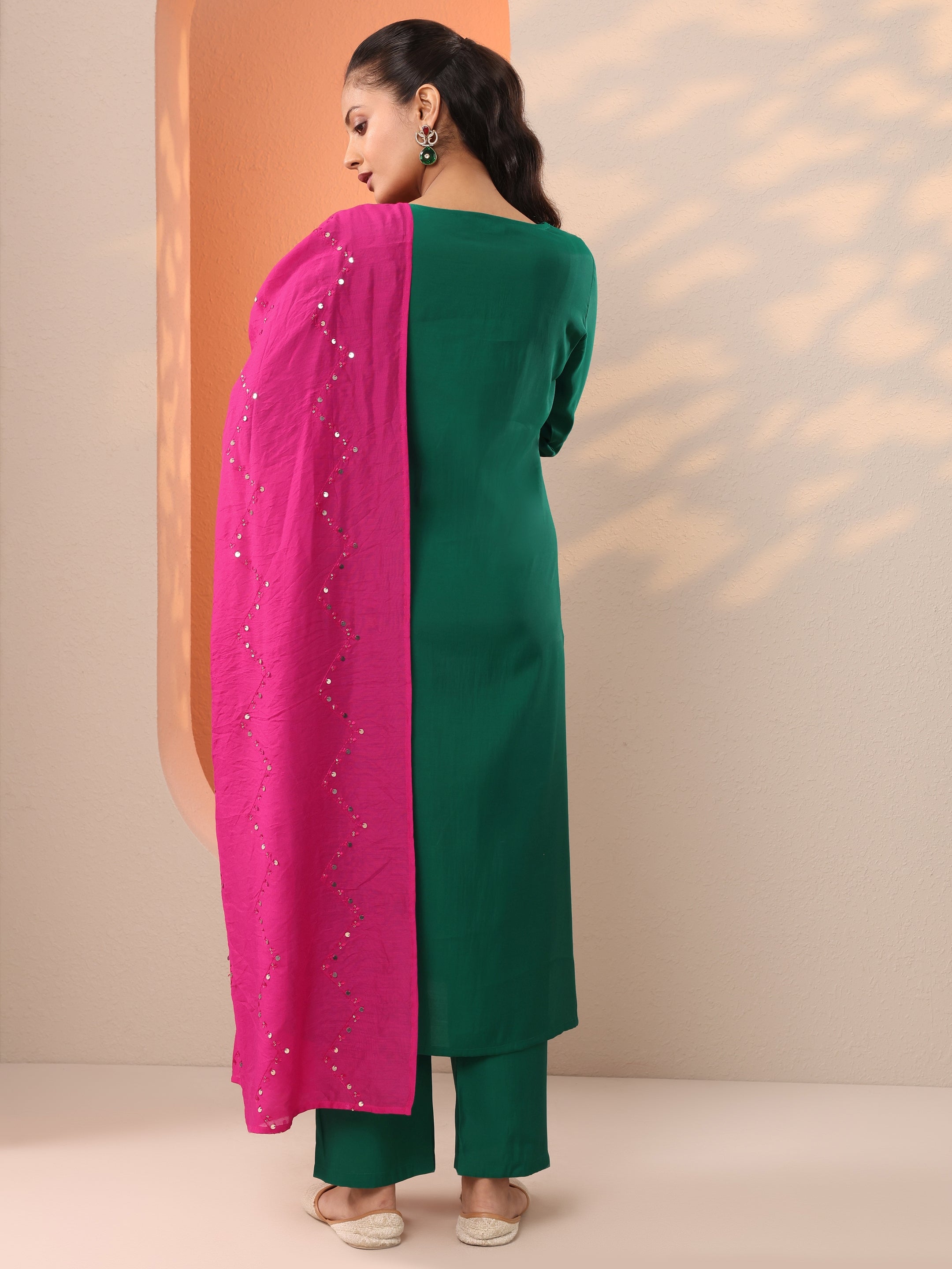 Green Embroidered Silk Blend Straight Suit Set With Dupatta