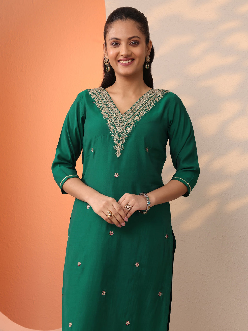 Green Embroidered Silk Blend Straight Suit Set With Dupatta