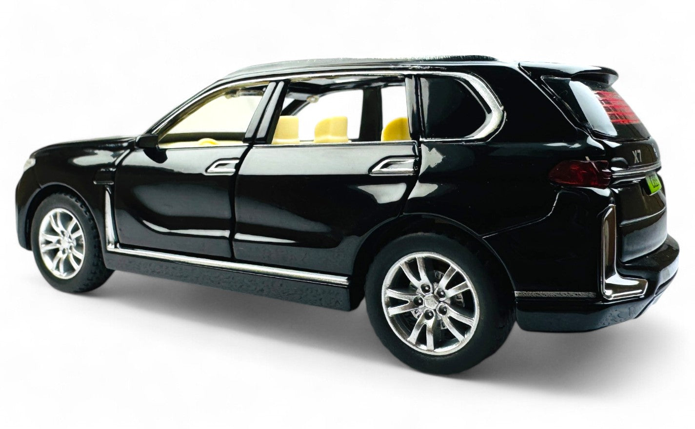 Bmw X7 1:24 diecast scale model car collectible | Assorted Colors