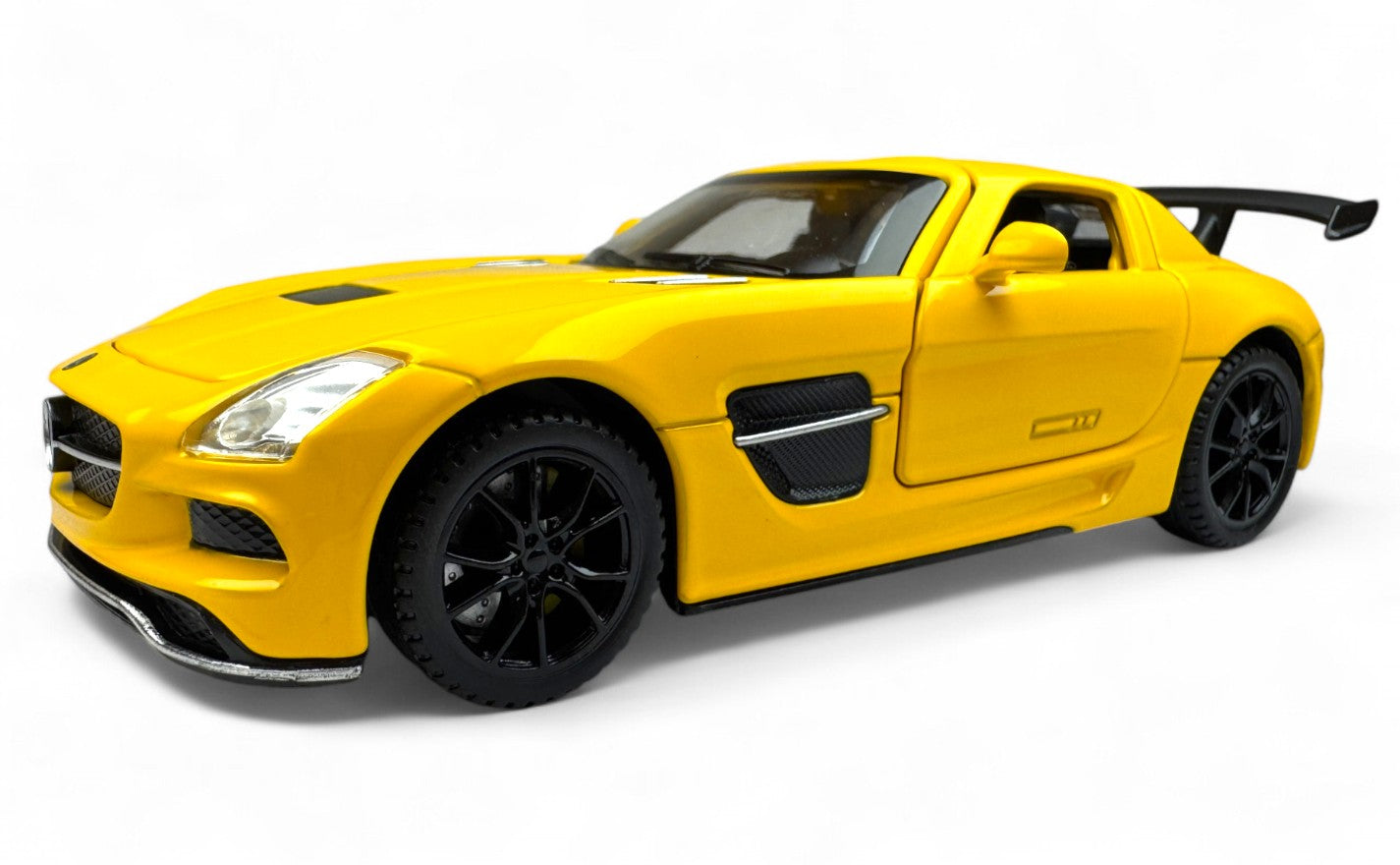 Mercedes-Benz SLS AMG 1:24  diecast scale model car collectible
