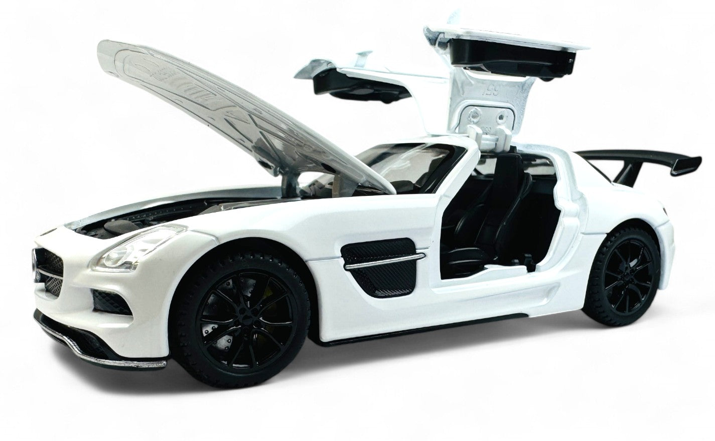 Mercedes-Benz SLS AMG 1:24  diecast scale model car collectible