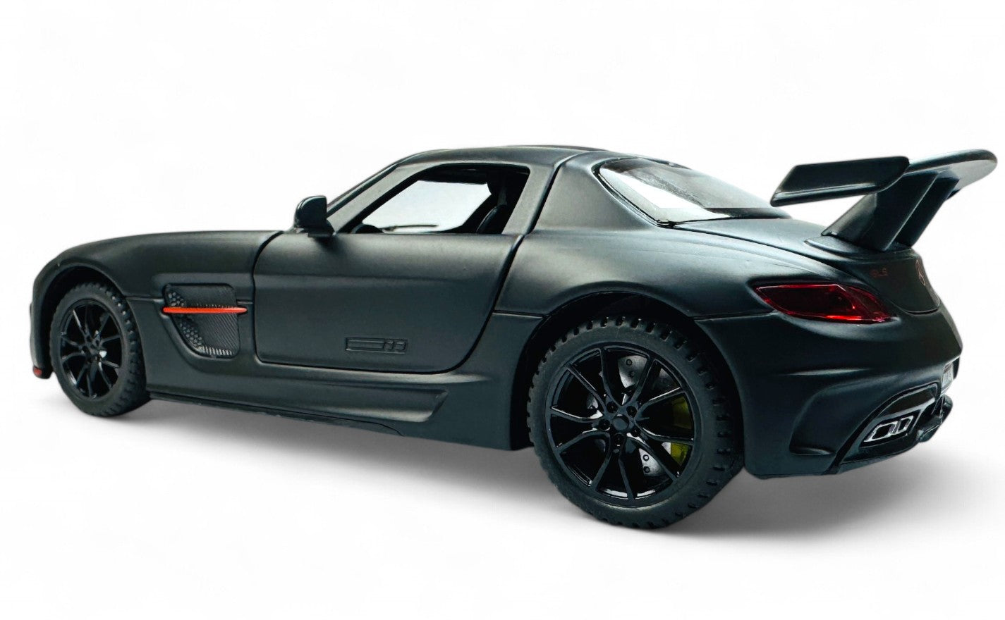 Mercedes-Benz SLS AMG 1:24  diecast scale model car collectible