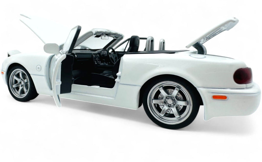 Mazda MX-5 Miata 1990 Convertible 1:24  diecast scale model car collectible