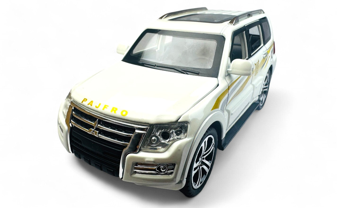 Mitsubishi Pajero 1:24 diecast scale model car collectible
