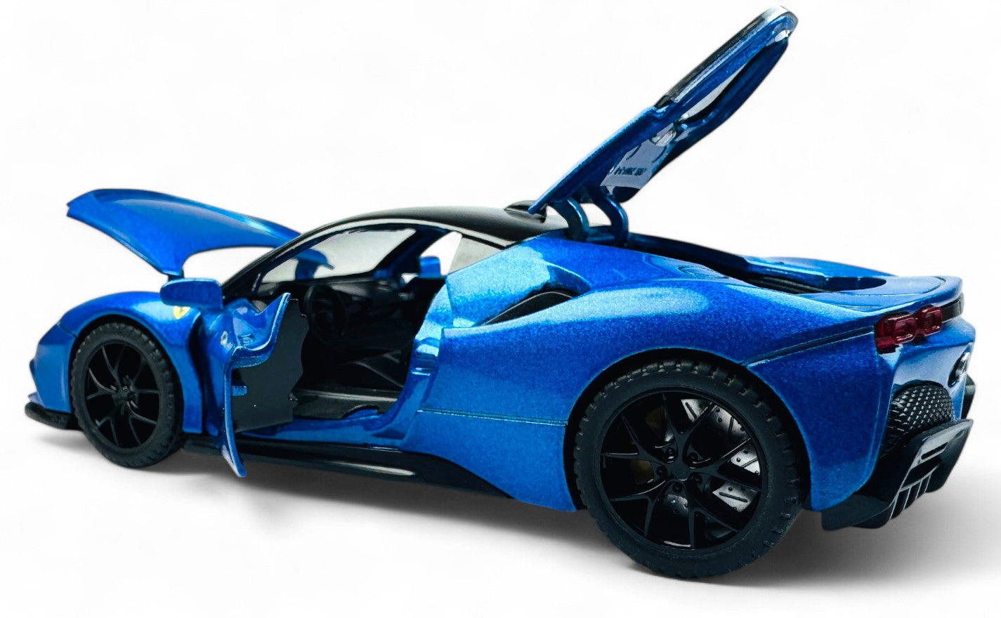 Ferrari SF90 Spider 1:24 diecast scale model car collectible | Assorted Colors