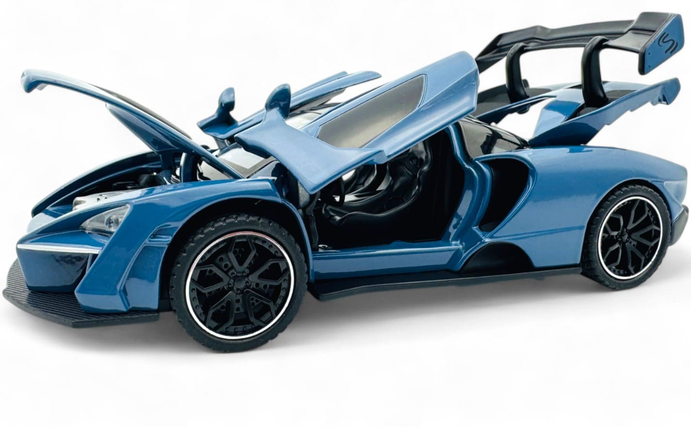 McLaren Senna Supercar 1:24  diecast scale model car collectible