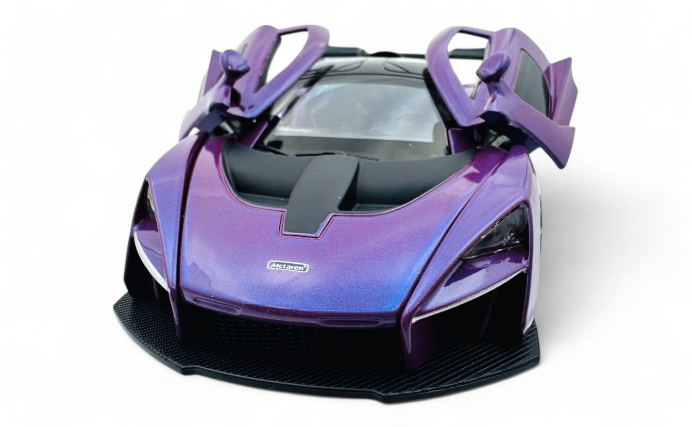 McLaren Senna Supercar 1:24  diecast scale model car collectible