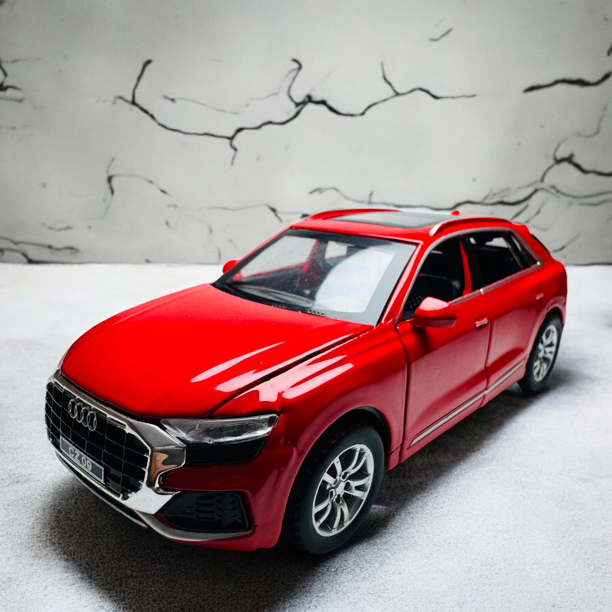 Audi Q8 1:24 diecast scale model car collectible | Assorted Colors