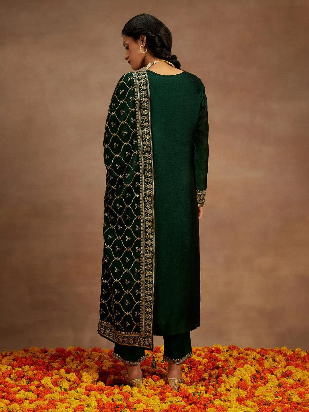 Green Embroidered Silk Blend Straight Suit With Dupatta