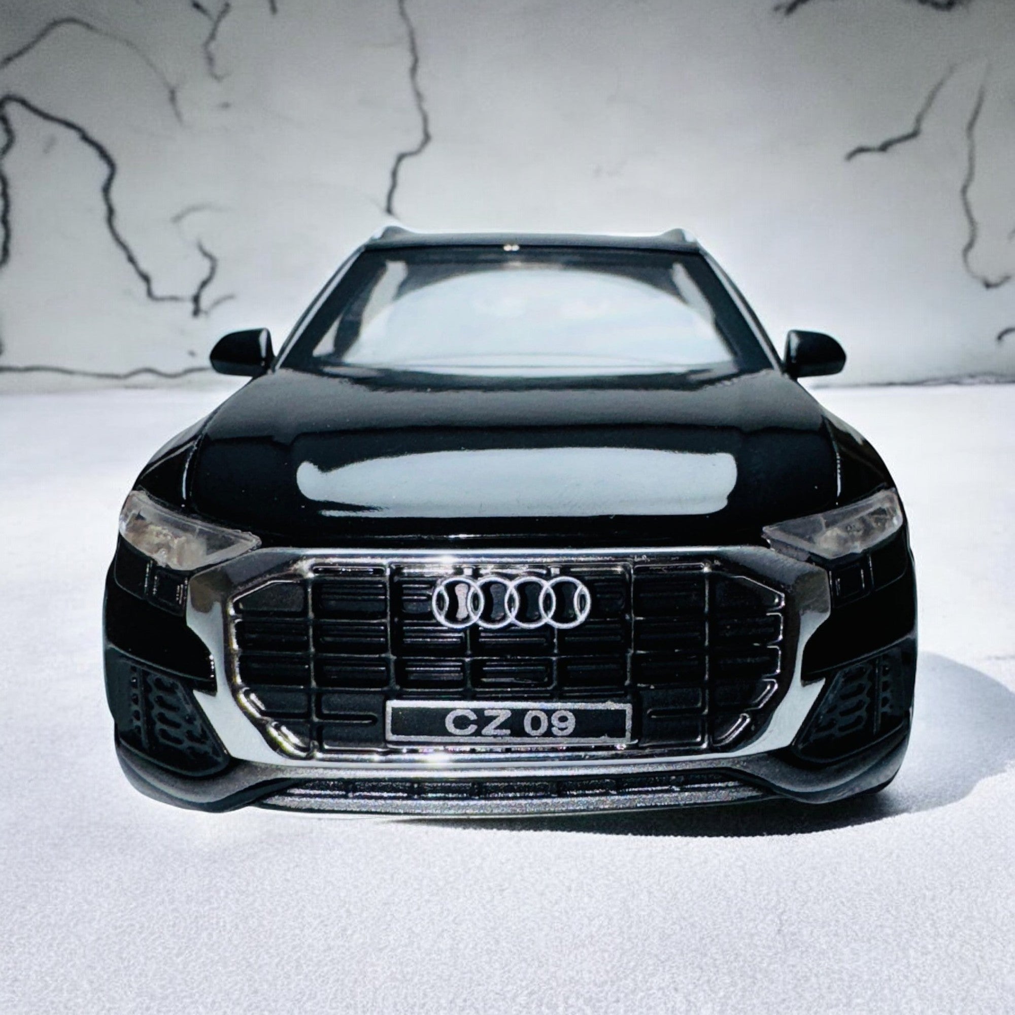 Audi Q8 1:24 diecast scale model car collectible | Assorted Colors